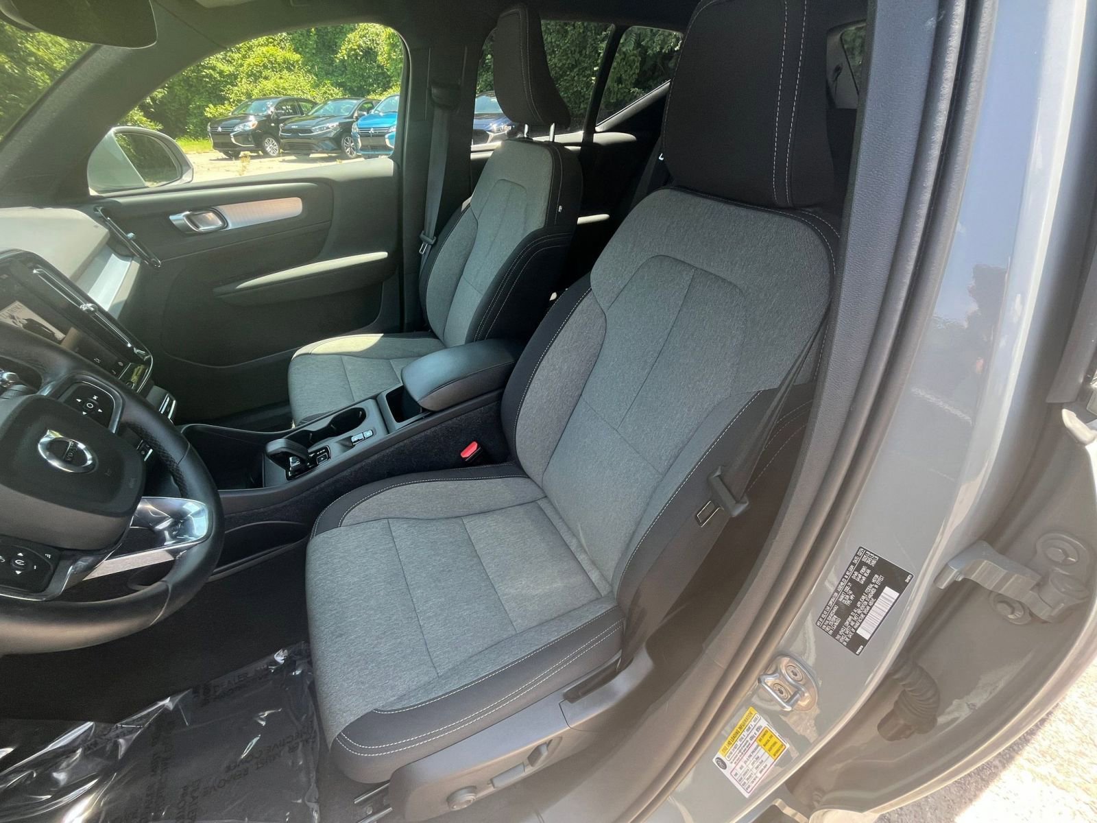 Thumbnail: 2024 Volvo XC40 - 31