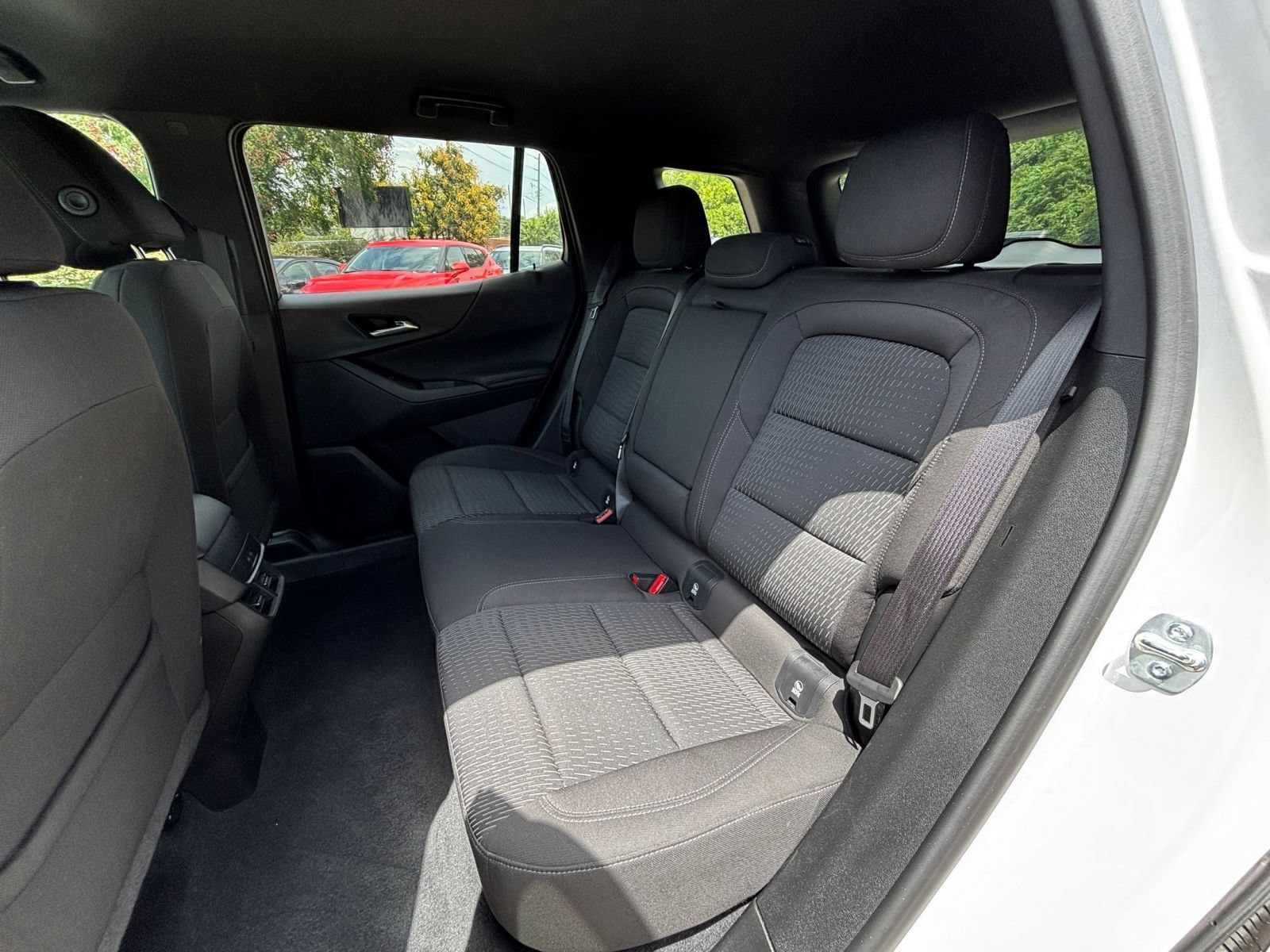 Thumbnail: 2025 Chevrolet Equinox - 32