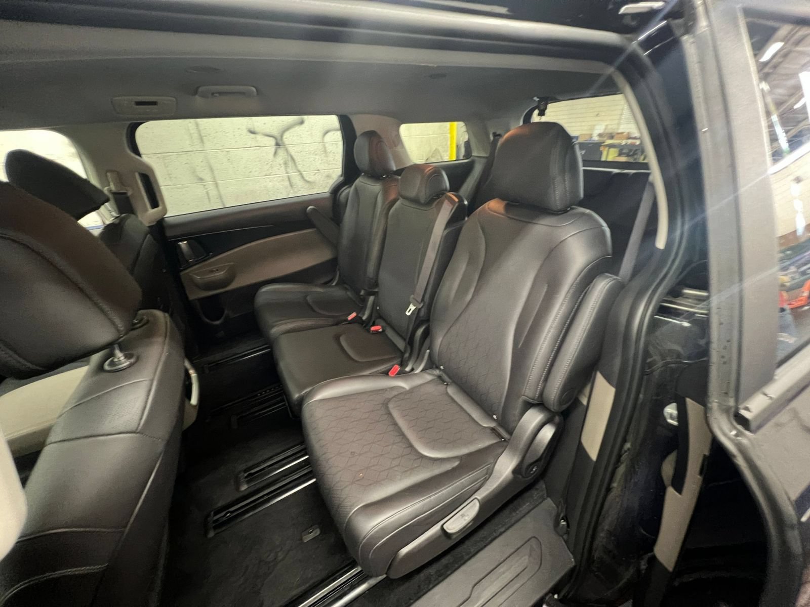 Thumbnail: 2026 Kia Carnival - 27
