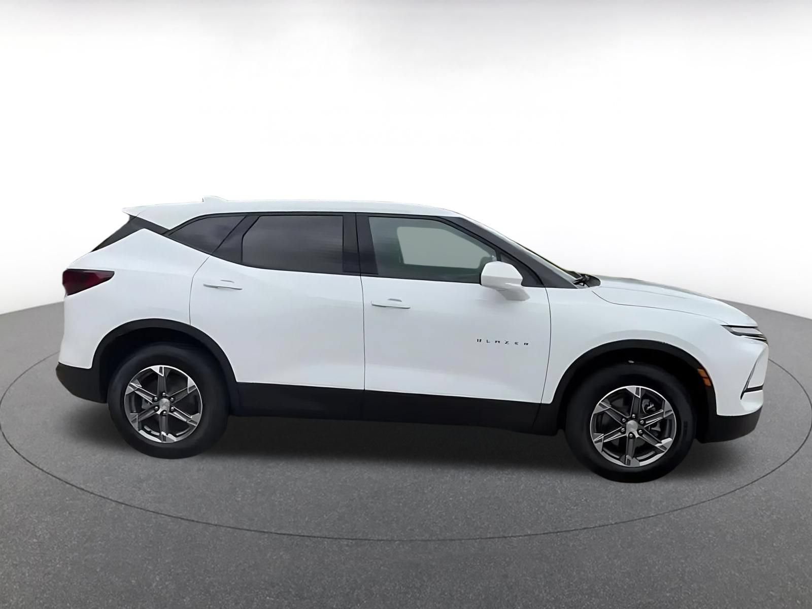 Thumbnail: 2026 Chevrolet Blazer - 15