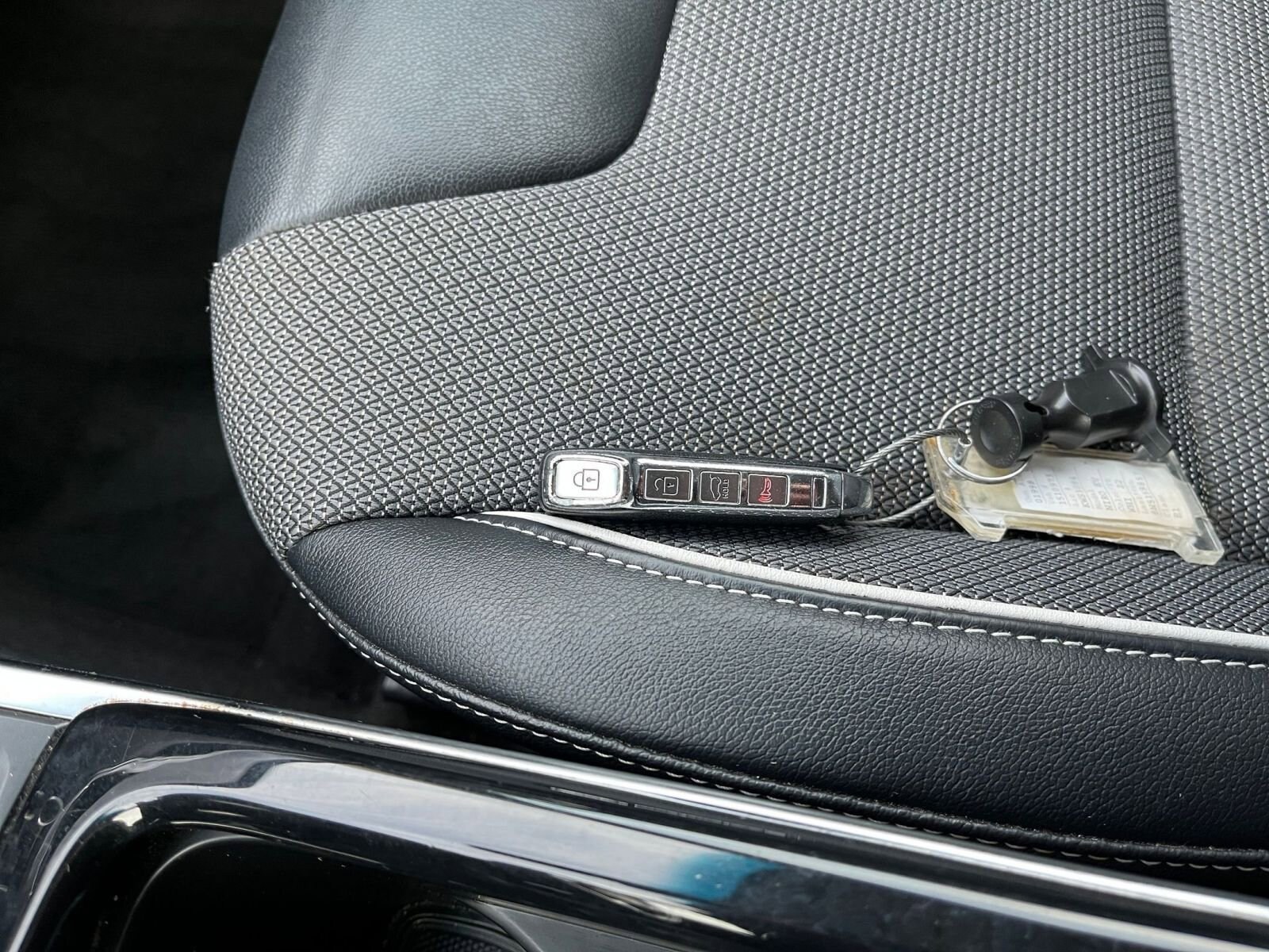 Thumbnail: 2022 Kia Niro - 25