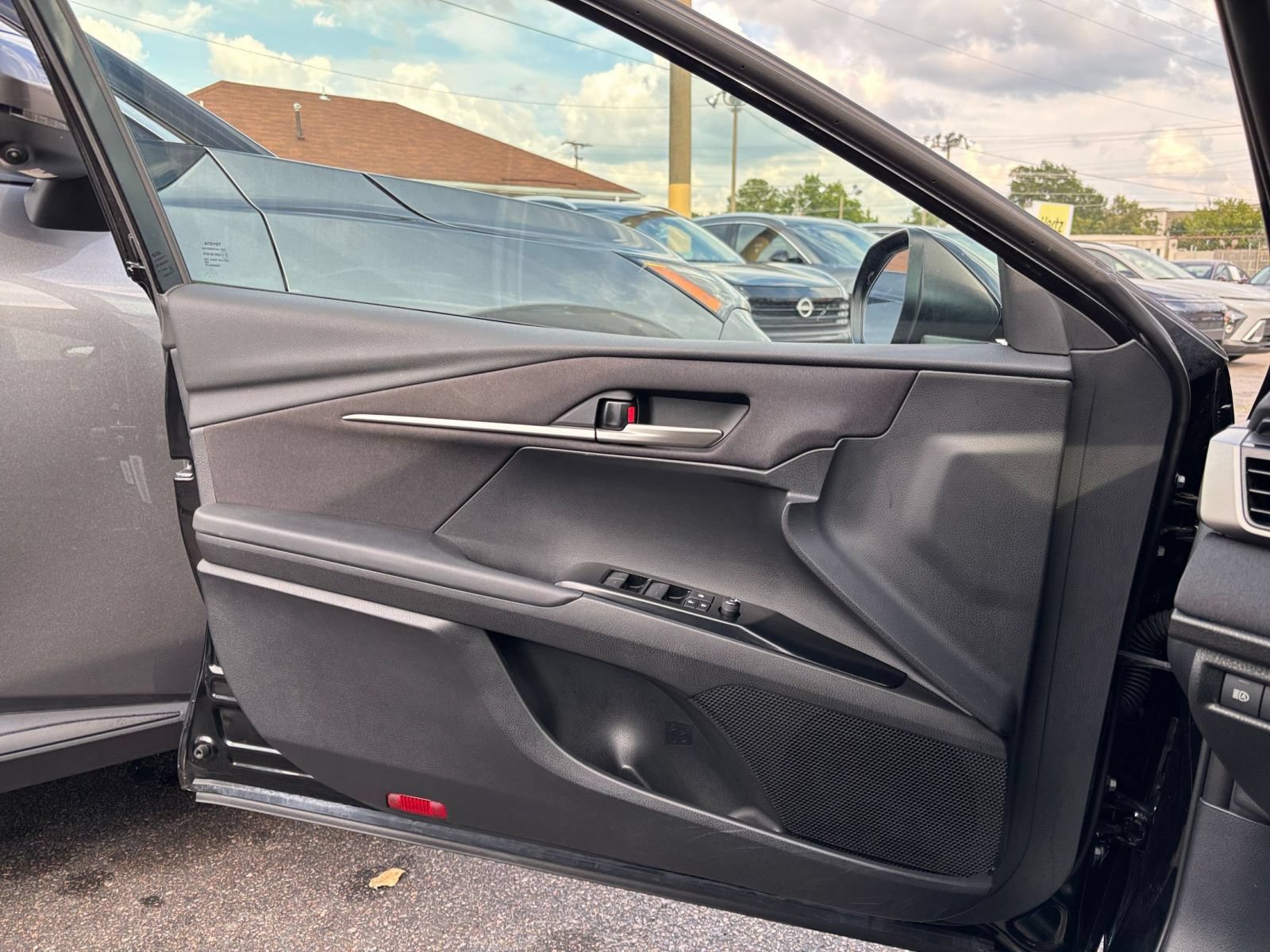 Thumbnail: 2025 Toyota Camry - 18