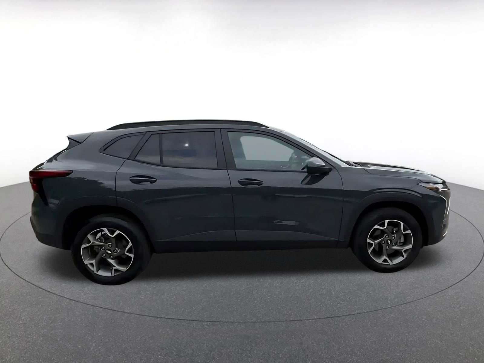 Thumbnail: 2025 Chevrolet Trax - 16