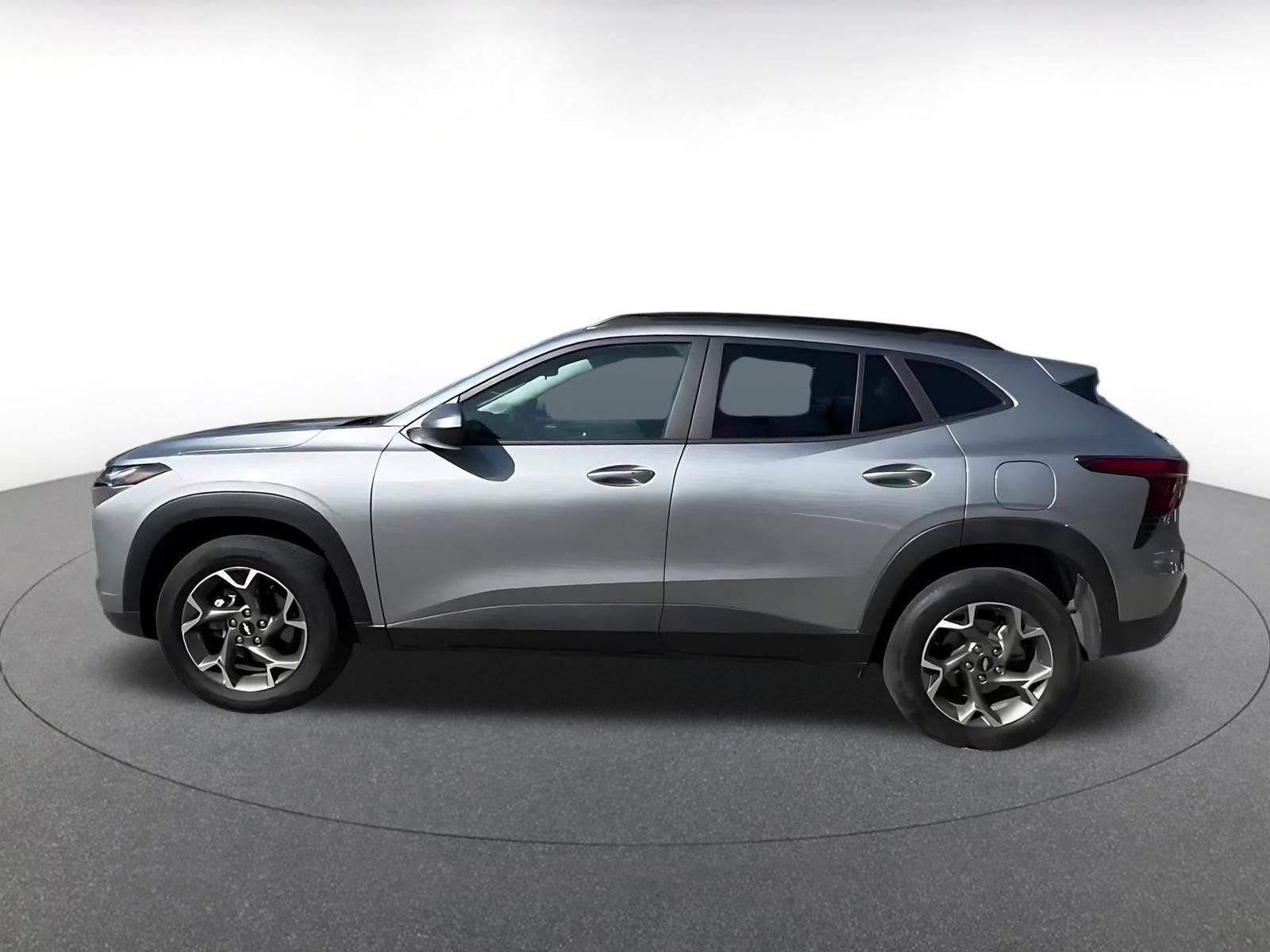 Thumbnail: 2025 Chevrolet Trax - 9