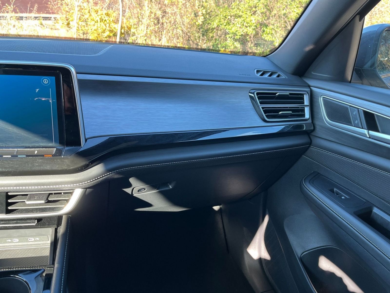 Thumbnail: 2025 Volkswagen Atlas - 30