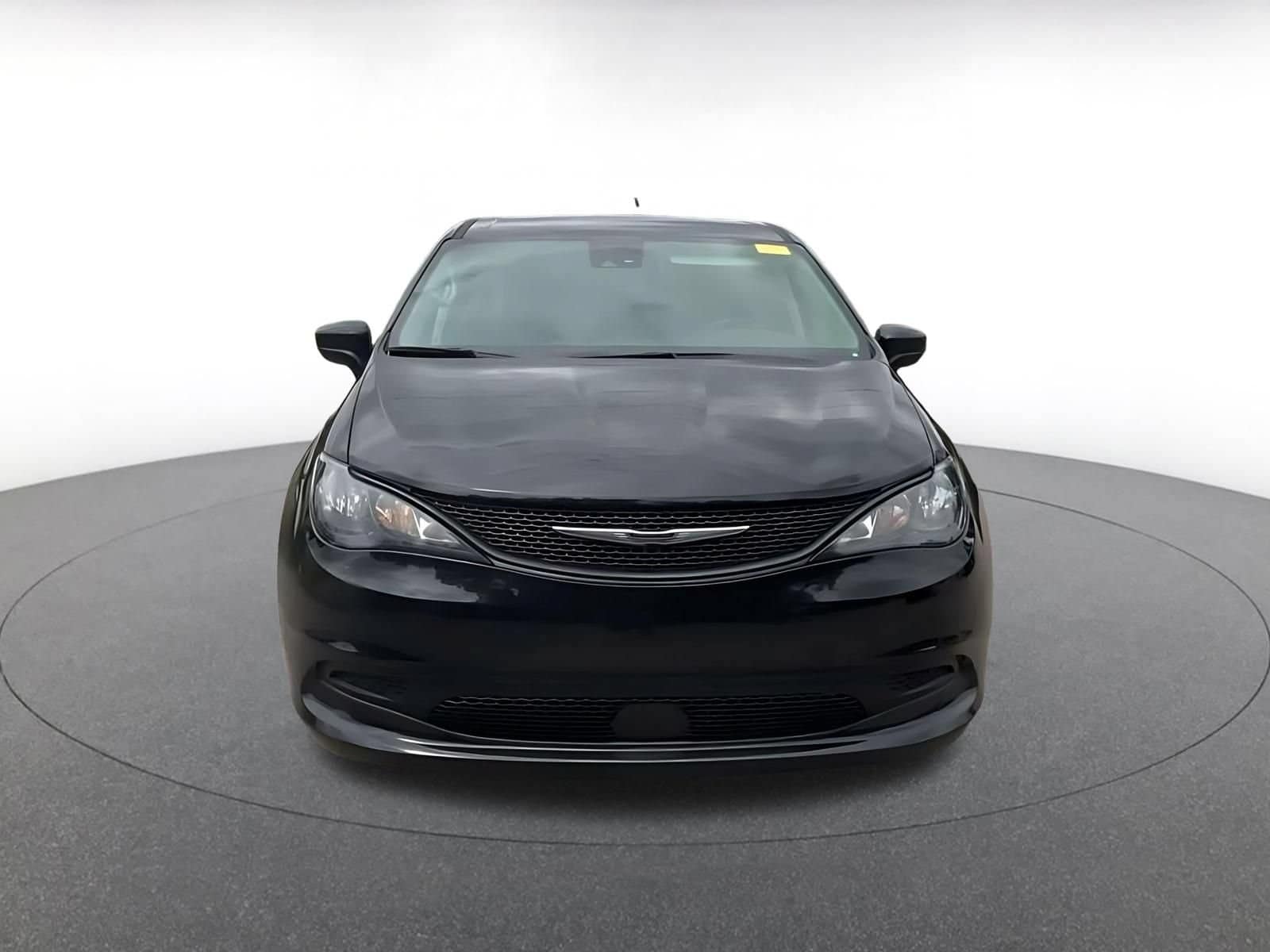 Thumbnail: 2024 Chrysler Voyager - 4