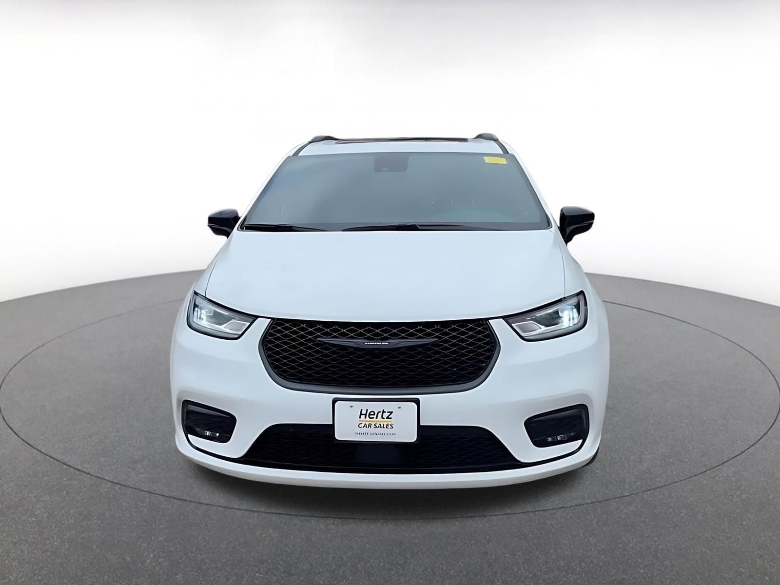 Thumbnail: 2025 Chrysler Pacifica - 4