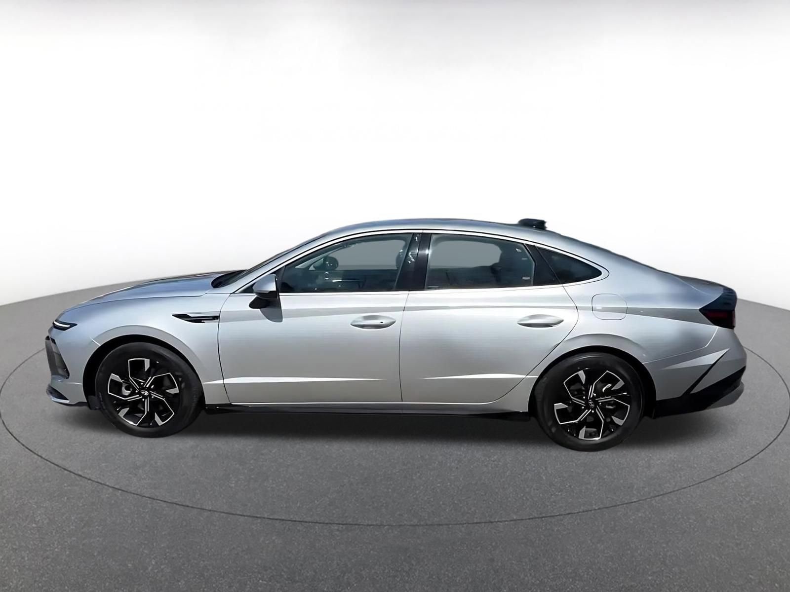Thumbnail: 2025 Hyundai Sonata - 10