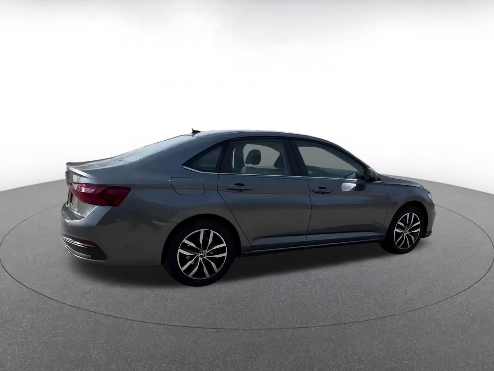 Thumbnail: 2025 Volkswagen Jetta - 15