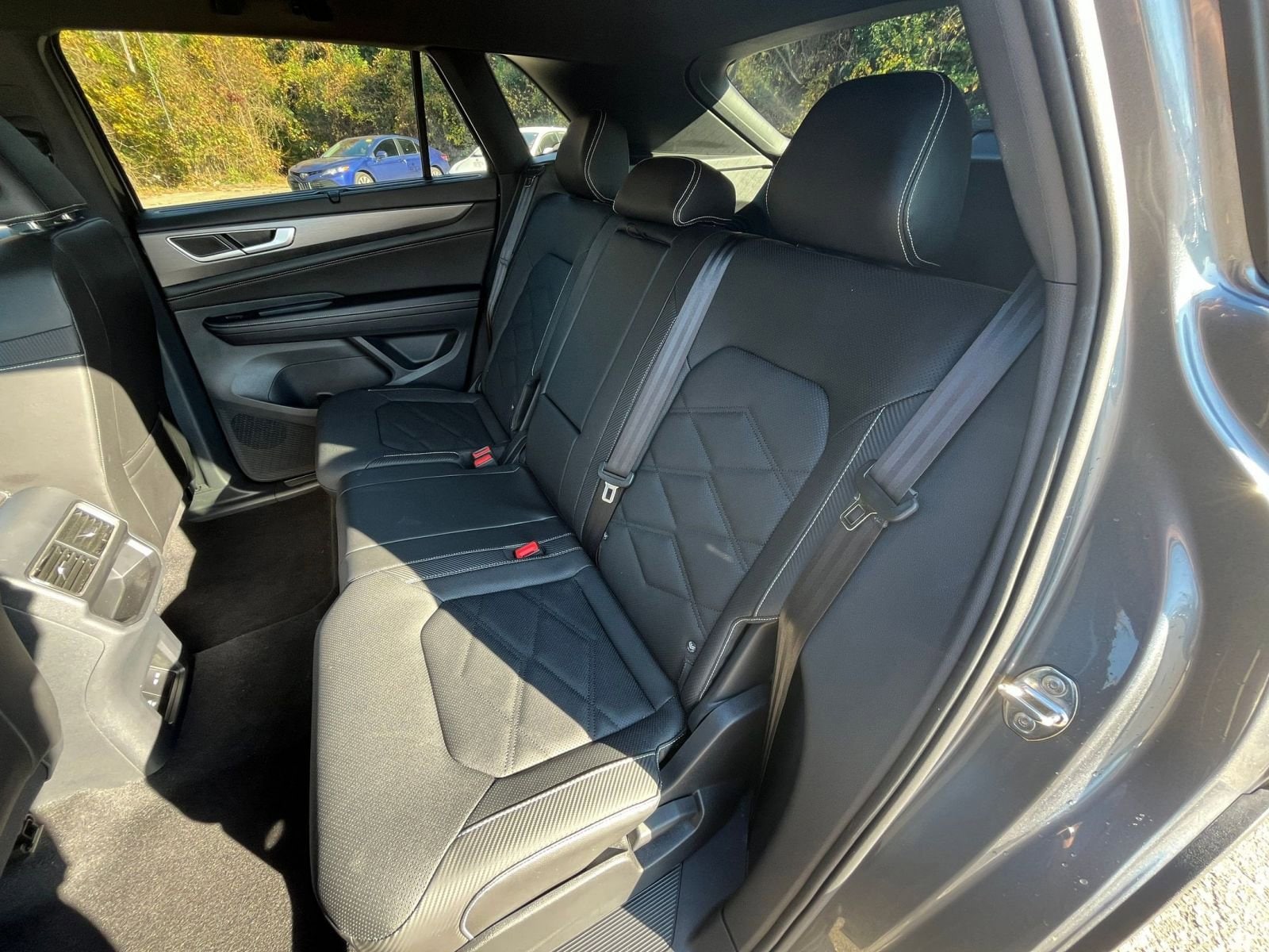 Thumbnail: 2025 Volkswagen Atlas - 32