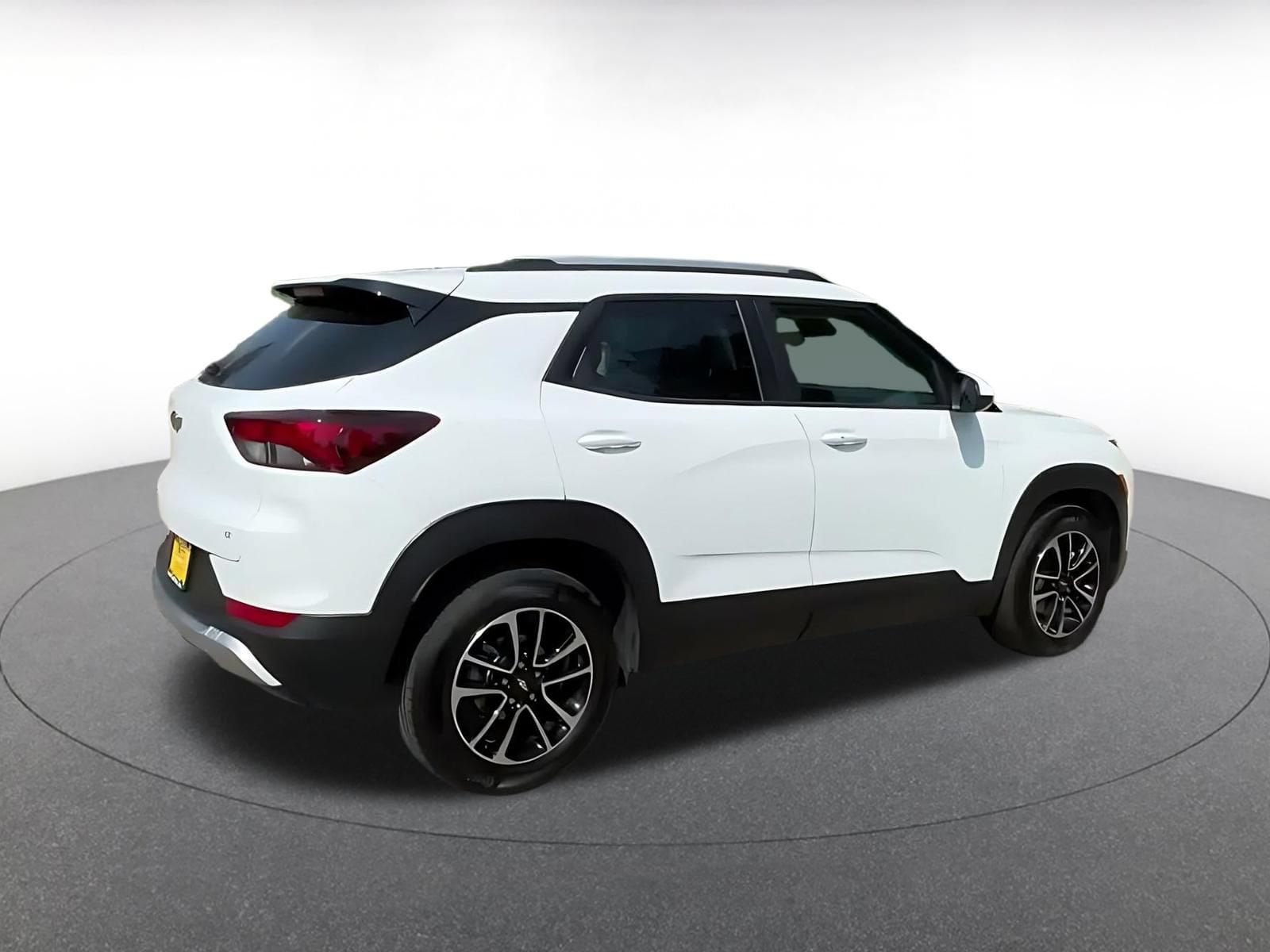 Thumbnail: 2025 Chevrolet TrailBlazer - 14