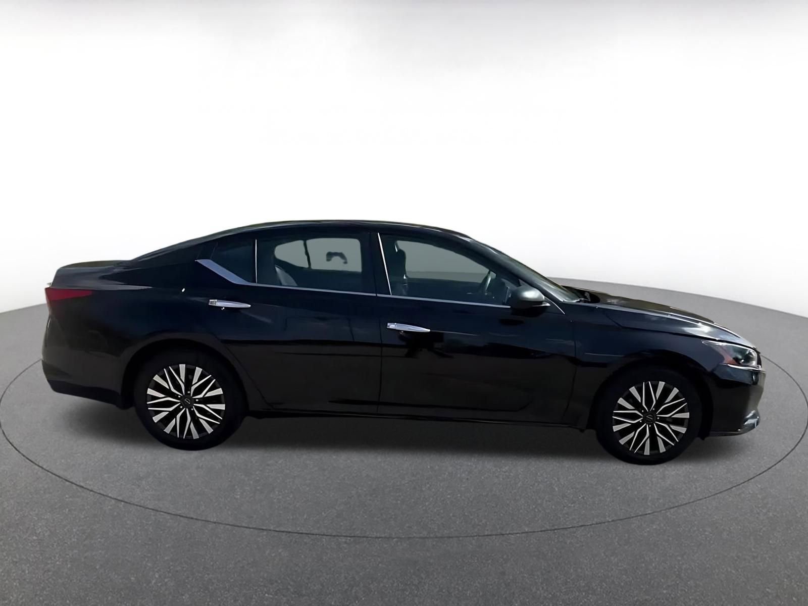 Thumbnail: 2025 Nissan Altima - 16