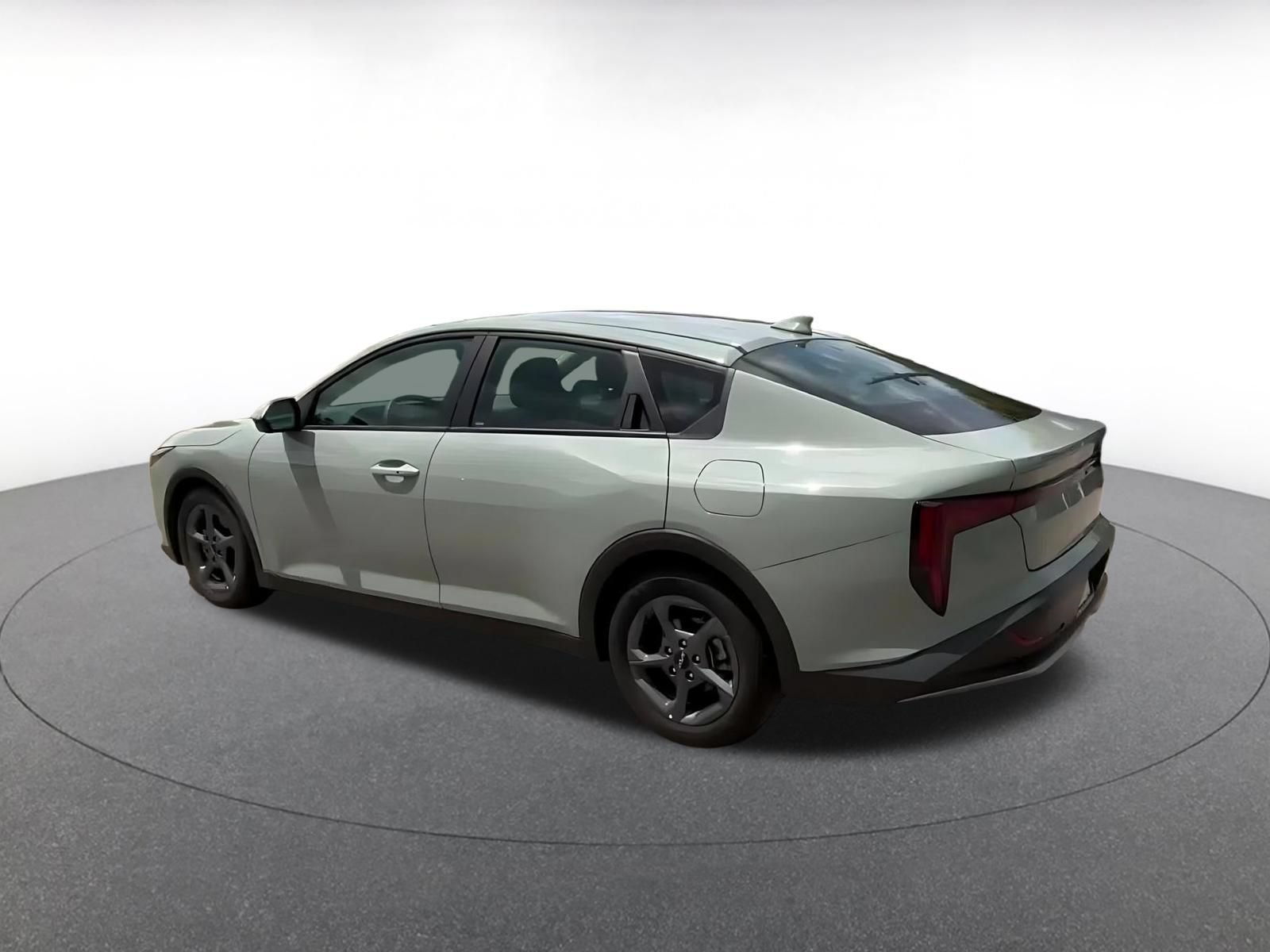 Thumbnail: 2025 Kia K4 - 10