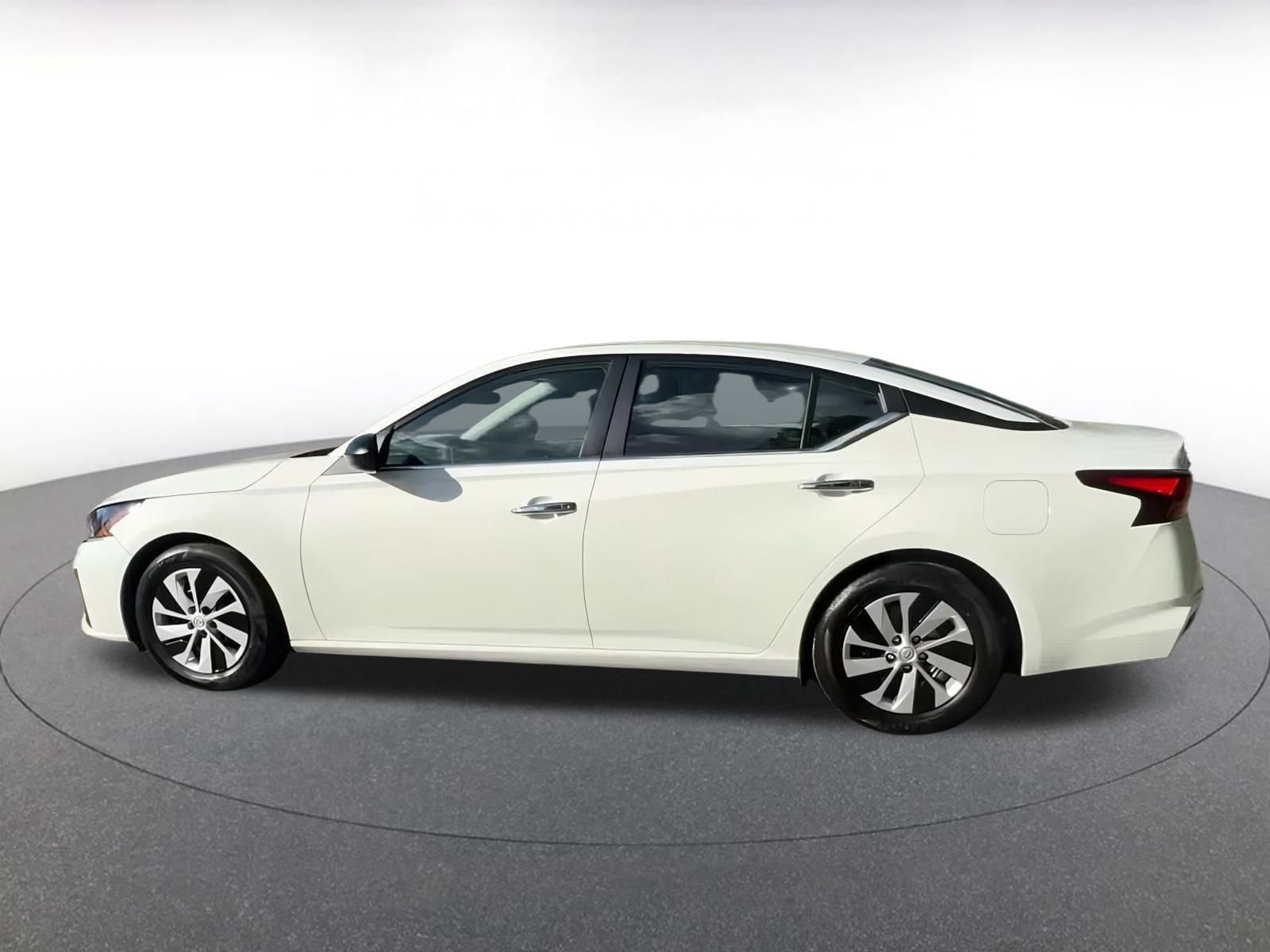 Thumbnail: 2024 Nissan Altima - 9