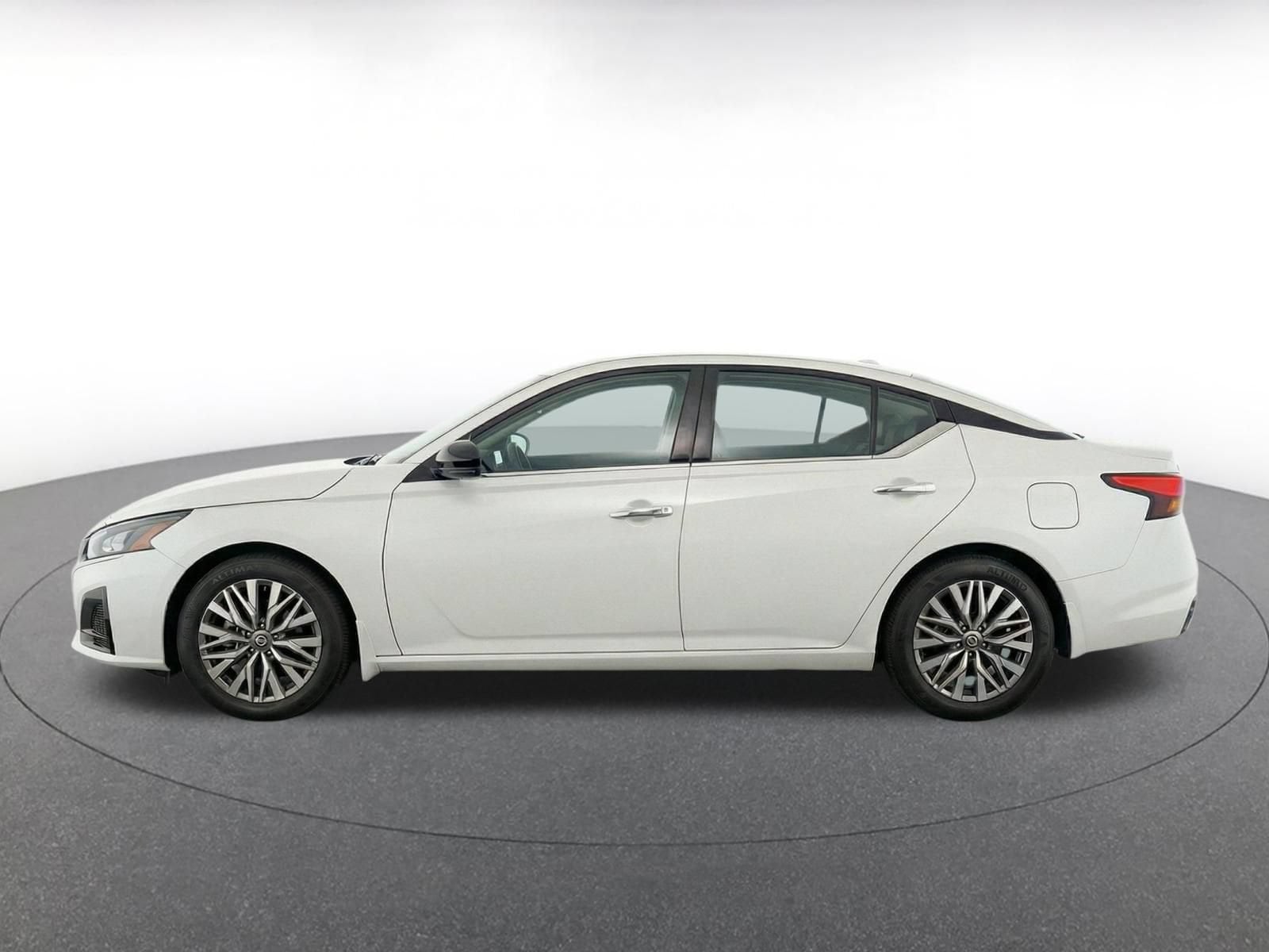 Thumbnail: 2025 Nissan Altima - 4