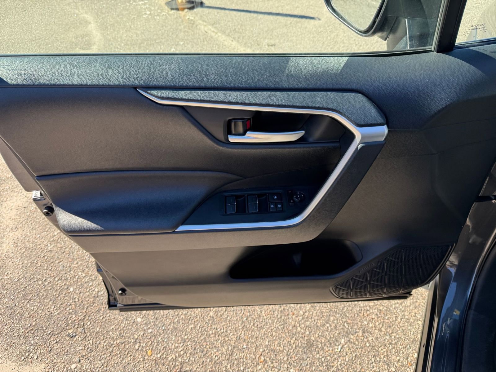 Thumbnail: 2025 Toyota RAV4 - 18