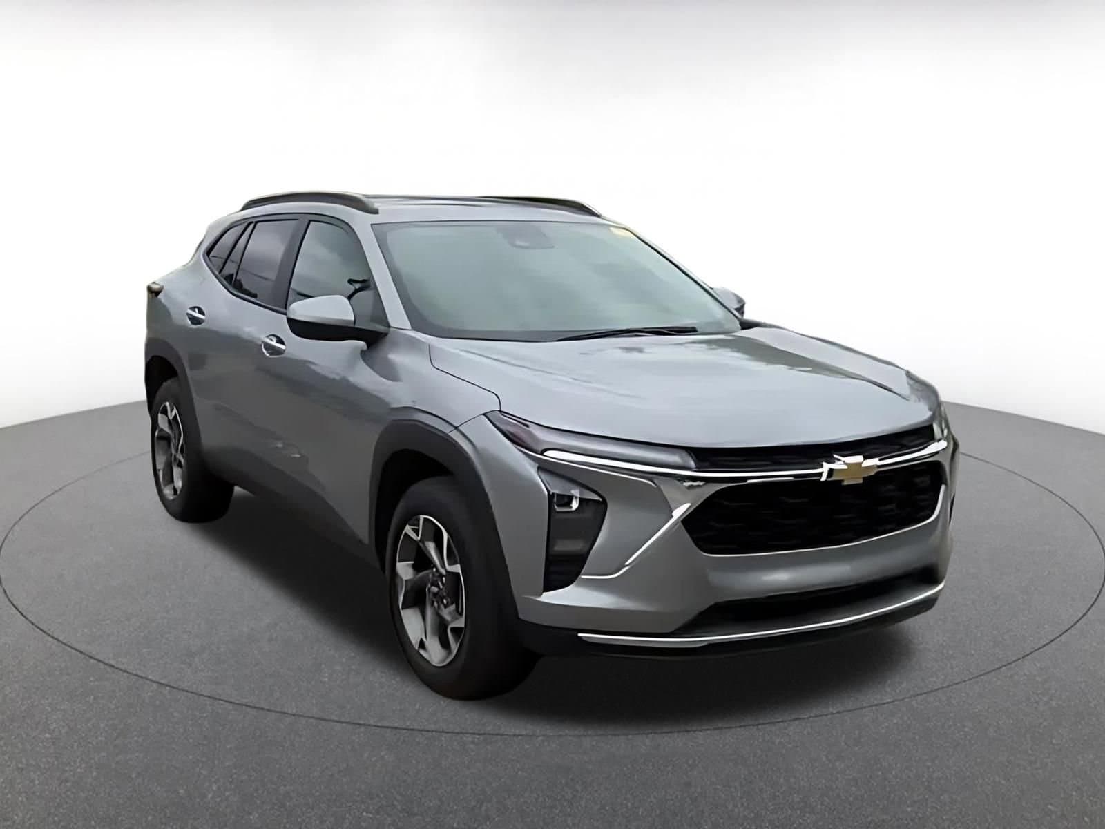 Thumbnail: 2025 Chevrolet Trax - 3