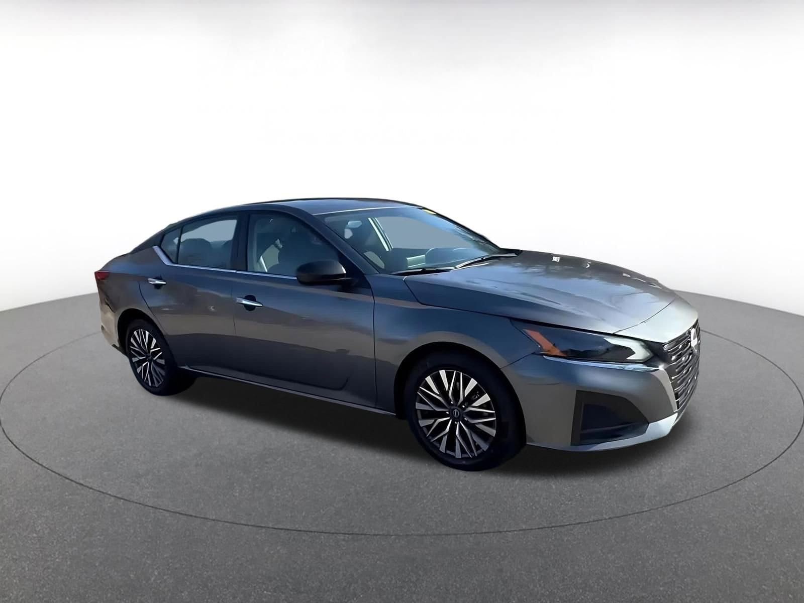 Thumbnail: 2025 Nissan Altima - 2