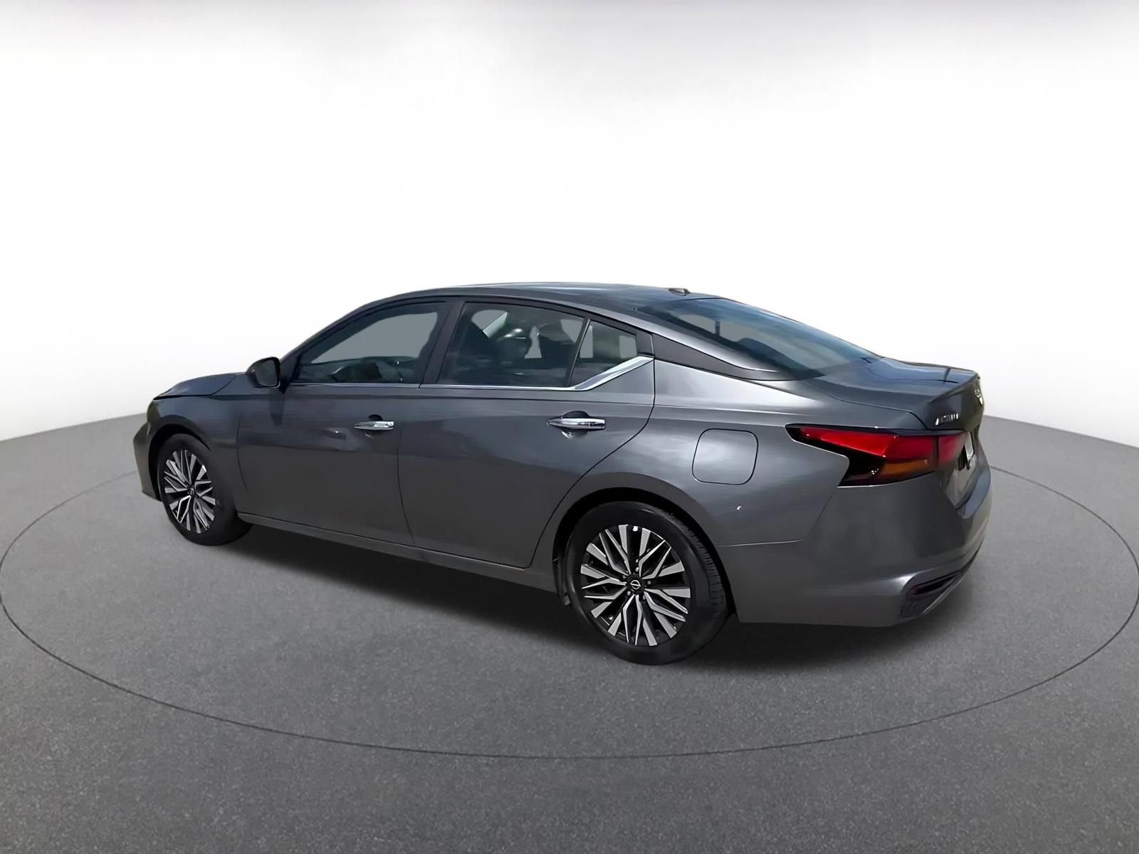 Thumbnail: 2025 Nissan Altima - 10