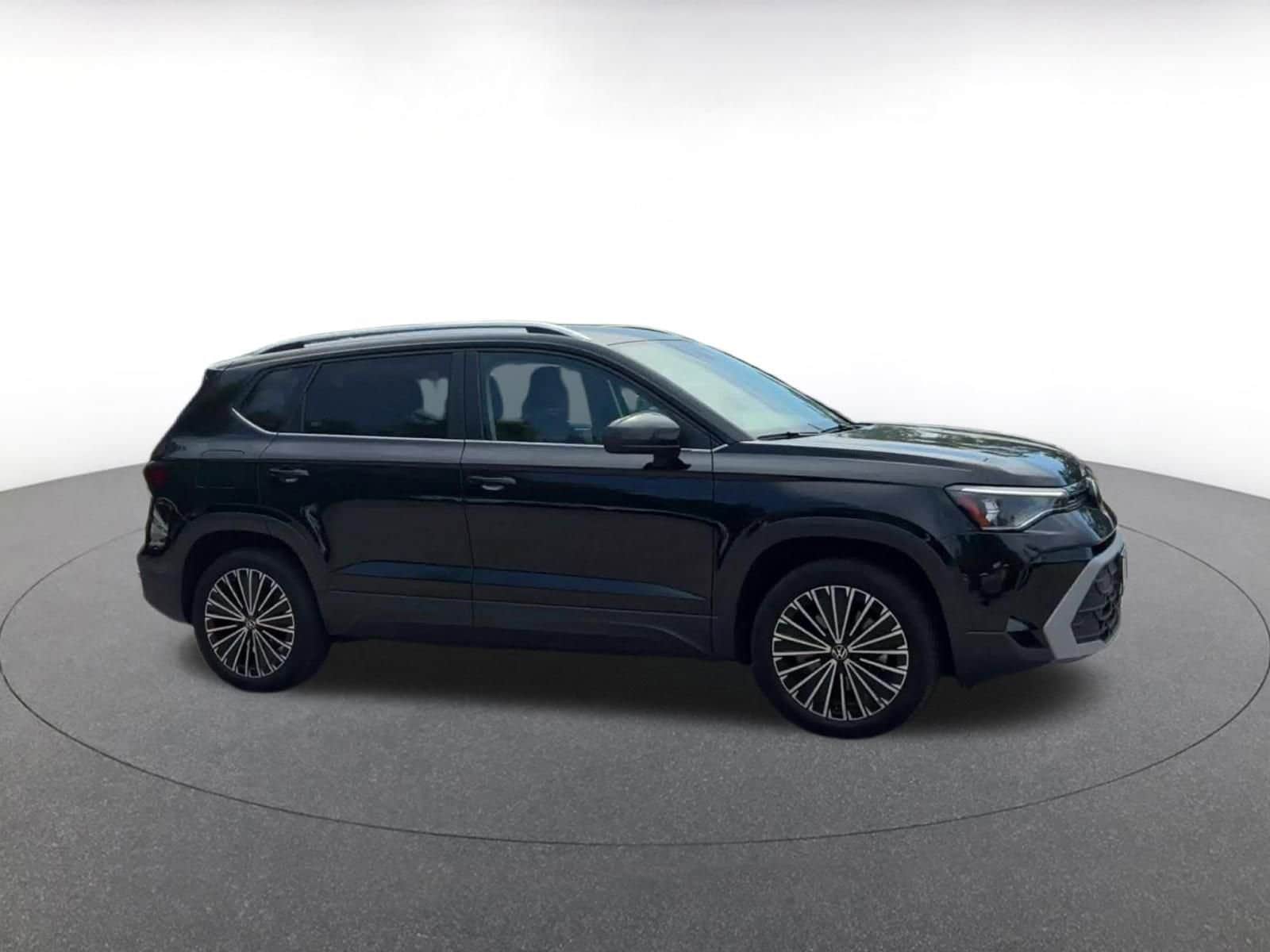 Thumbnail: 2025 Volkswagen Taos - 2