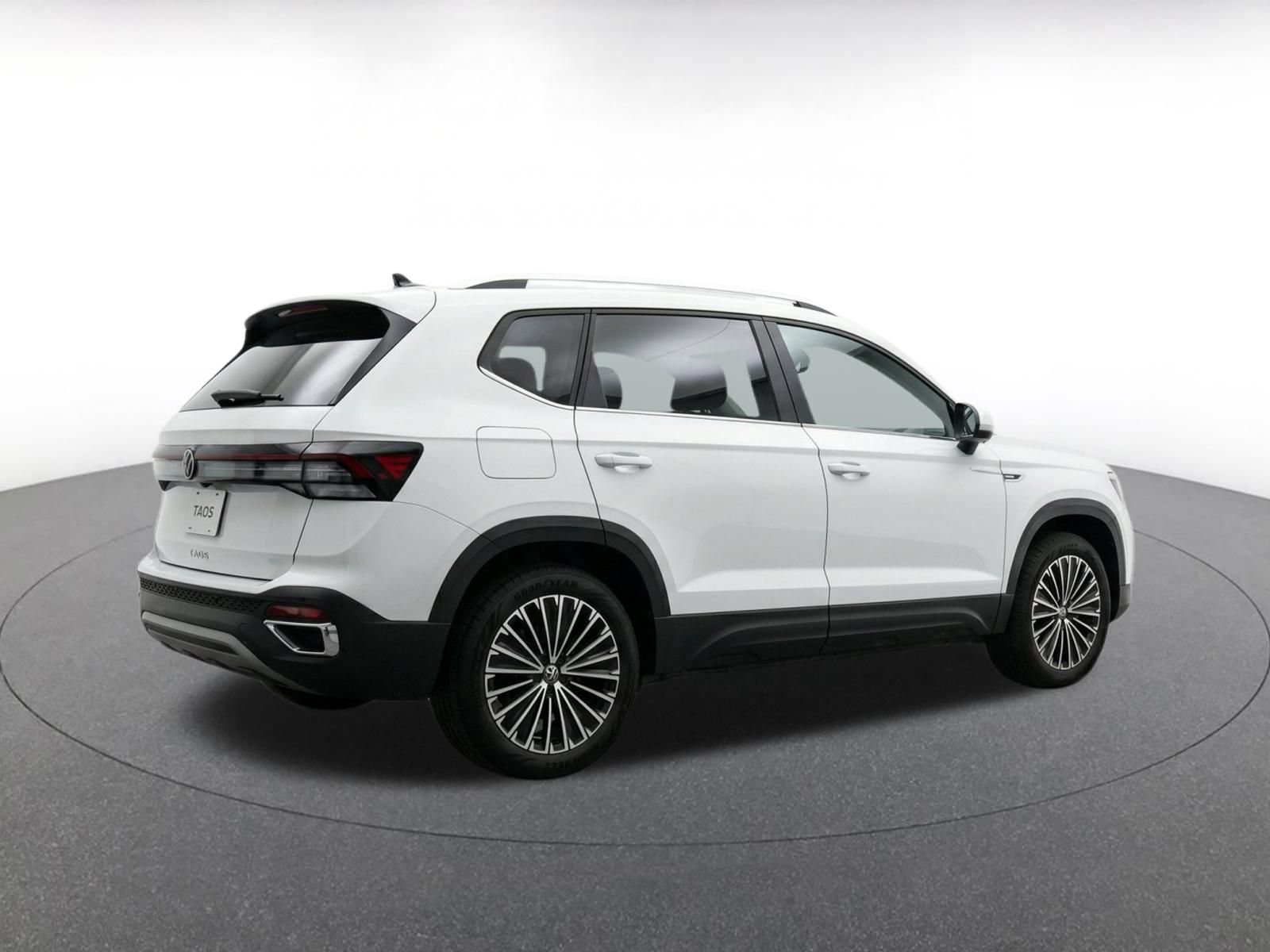 Thumbnail: 2026 Volkswagen Taos - 9