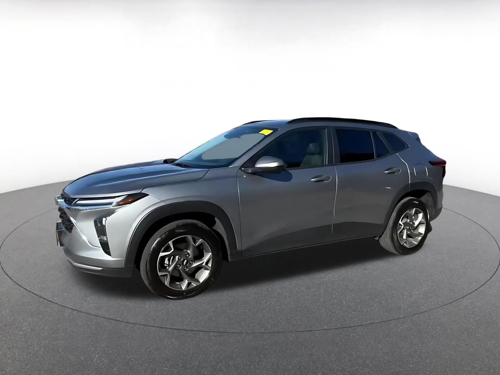 Thumbnail: 2025 Chevrolet Trax - 8