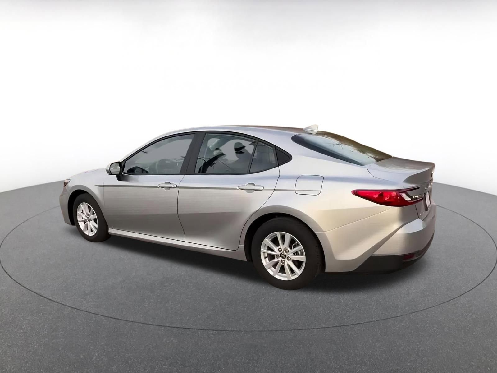 Thumbnail: 2025 Toyota Camry - 10