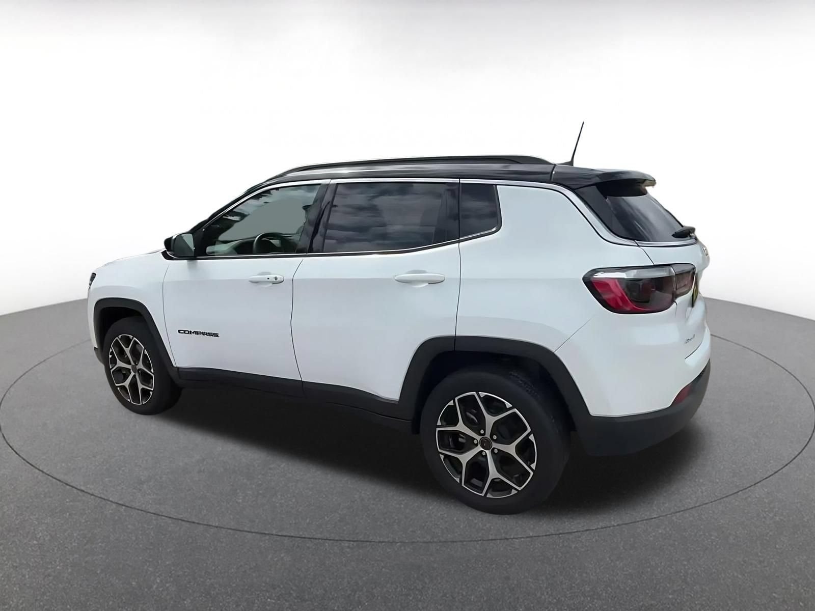 Thumbnail: 2025 Jeep Compass - 9