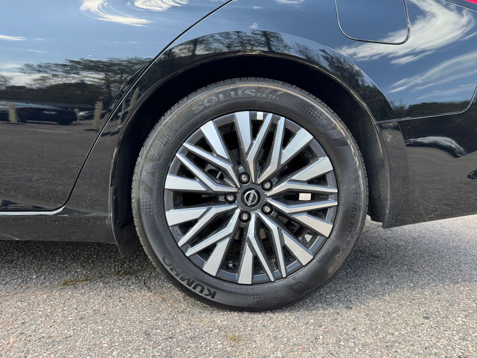 Thumbnail: 2025 Nissan Altima - 25