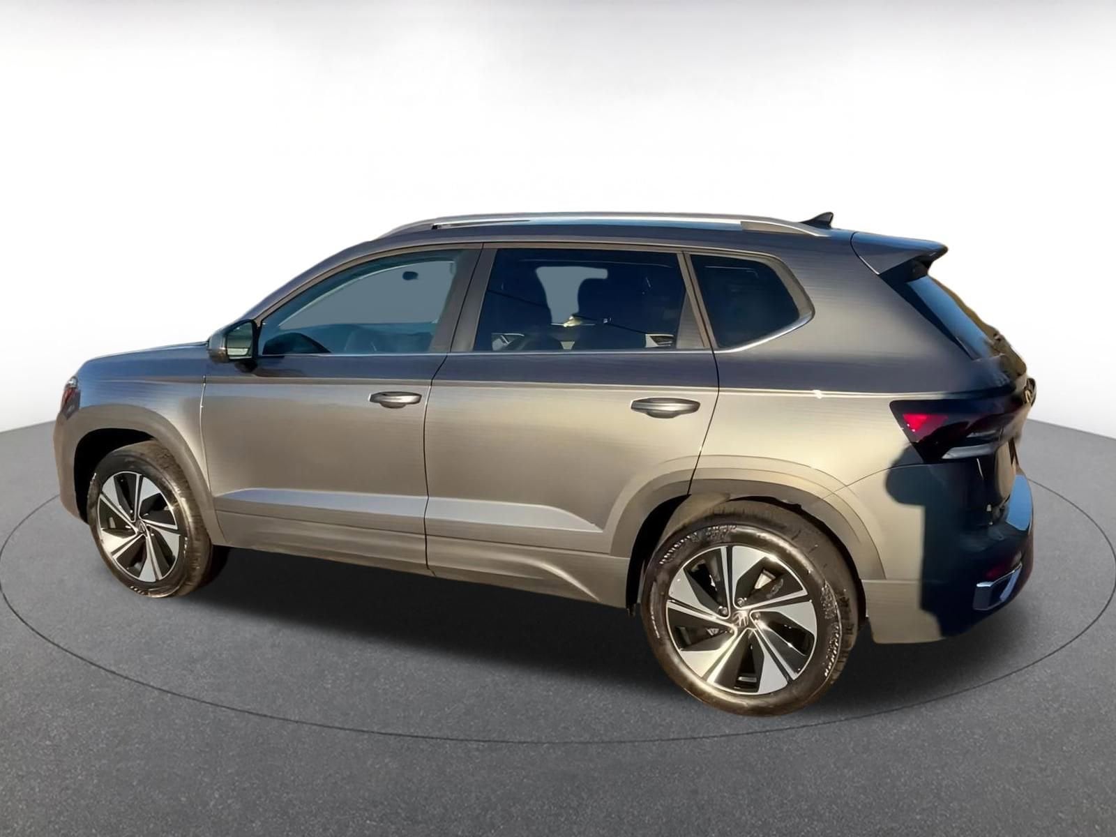 Thumbnail: 2025 Volkswagen Taos - 9