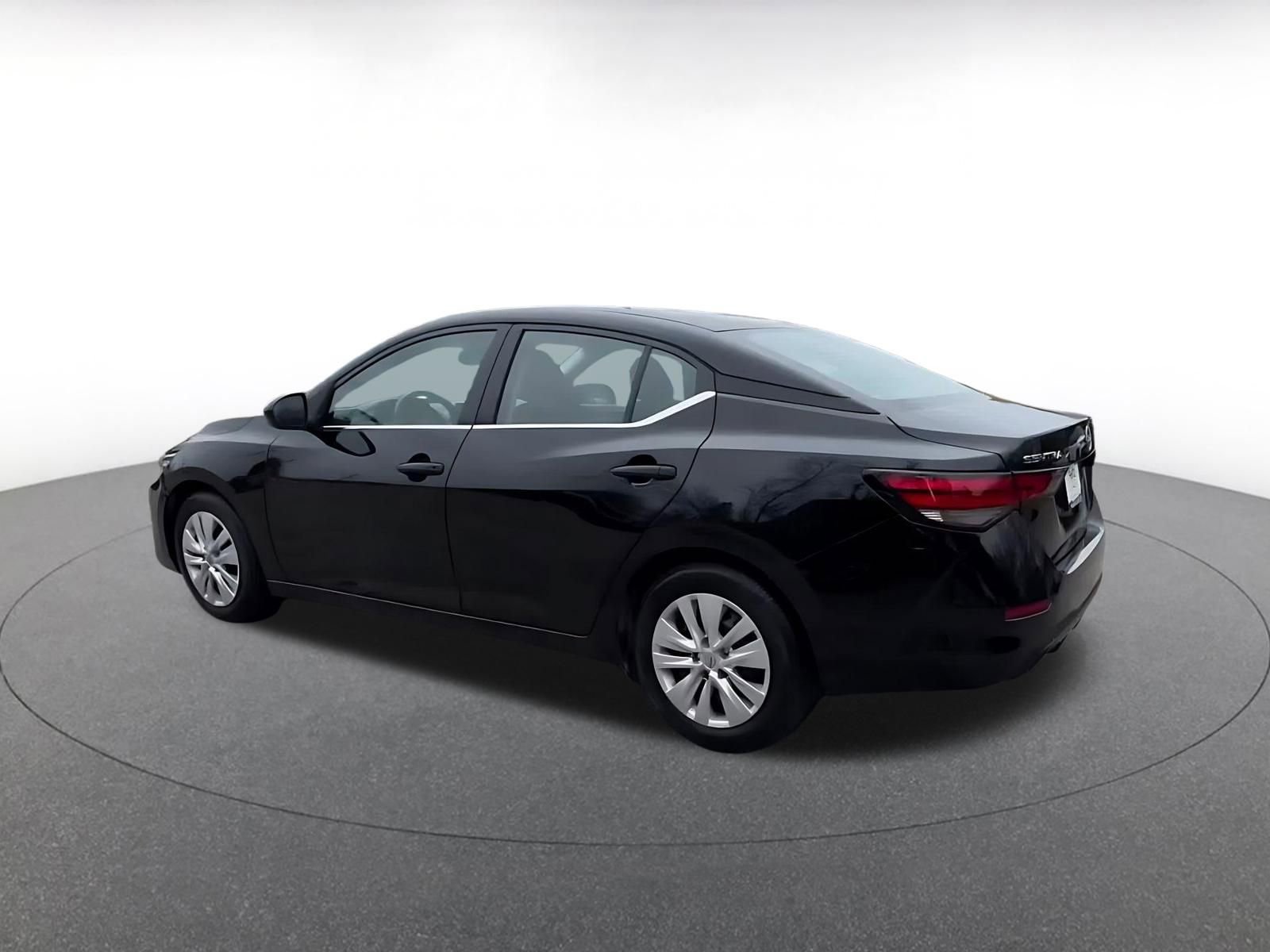 Thumbnail: 2025 Nissan Sentra - 10