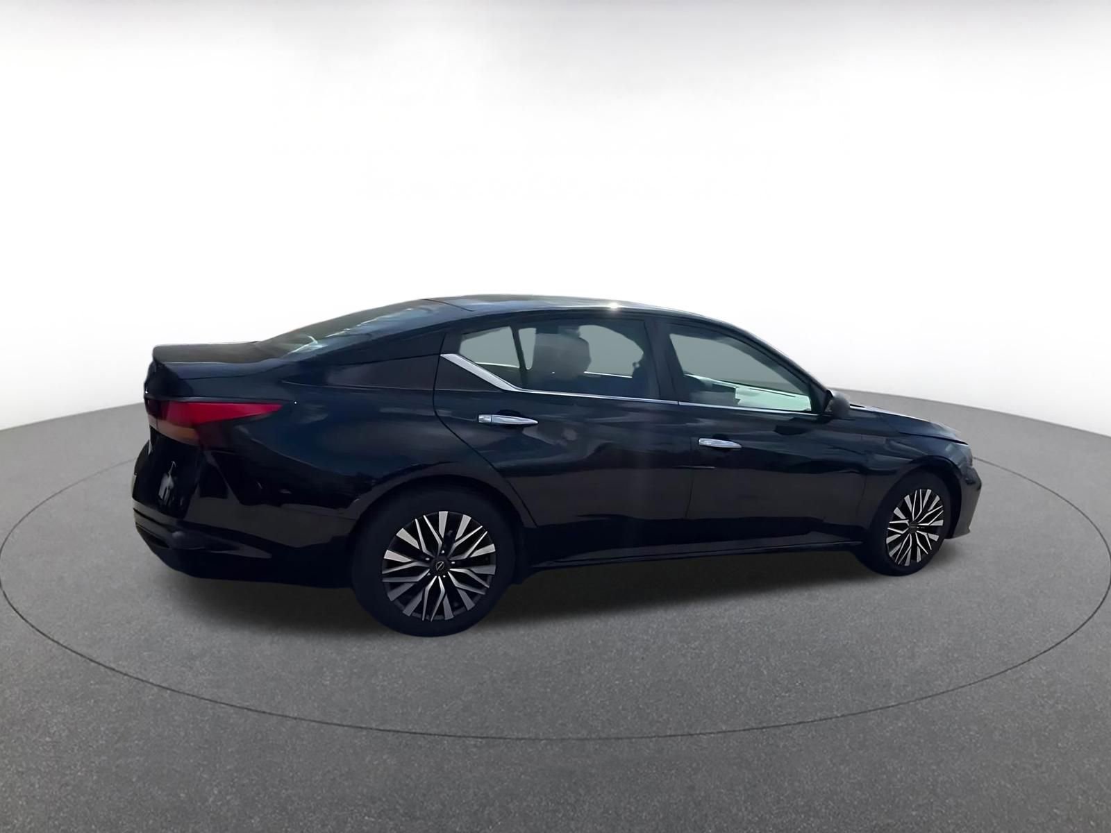 Thumbnail: 2025 Nissan Altima - 15