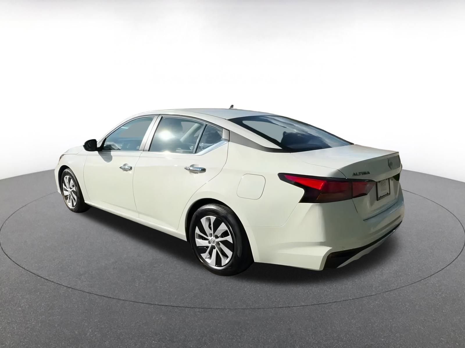 Thumbnail: 2024 Nissan Altima - 10