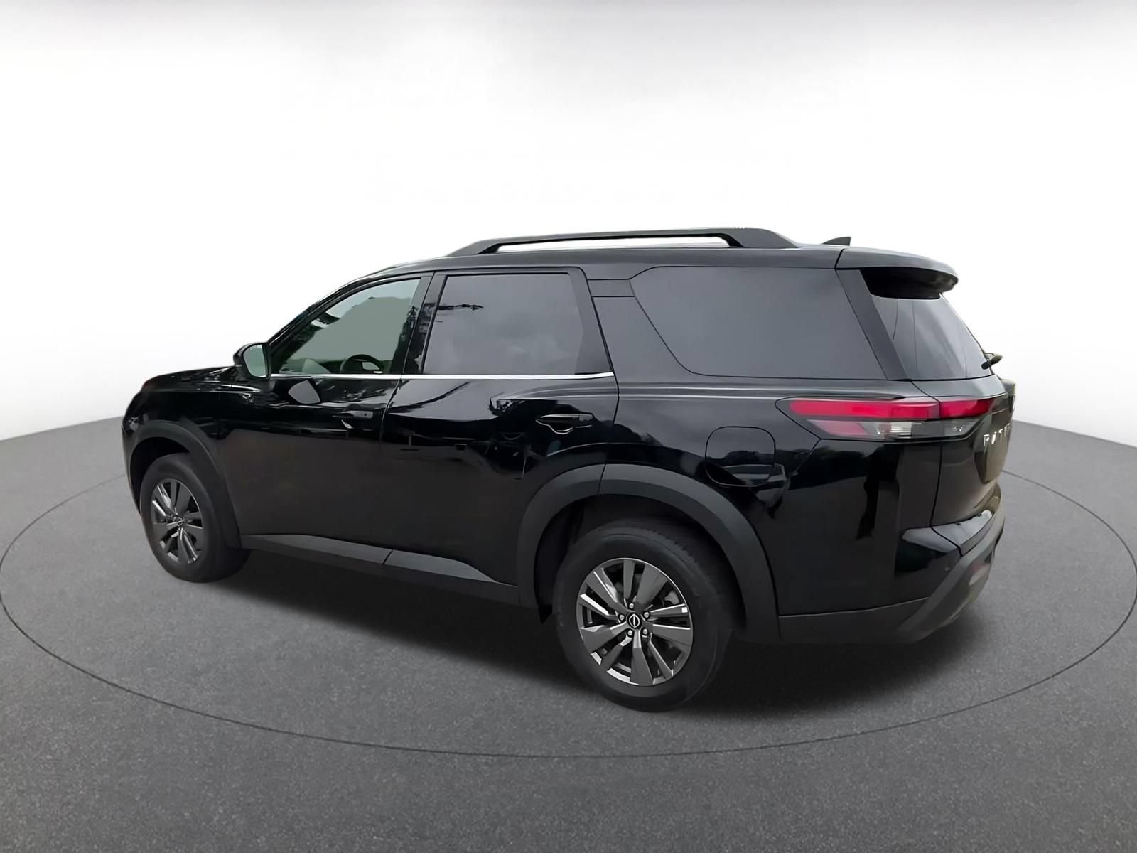 Thumbnail: 2025 Nissan Pathfinder - 8