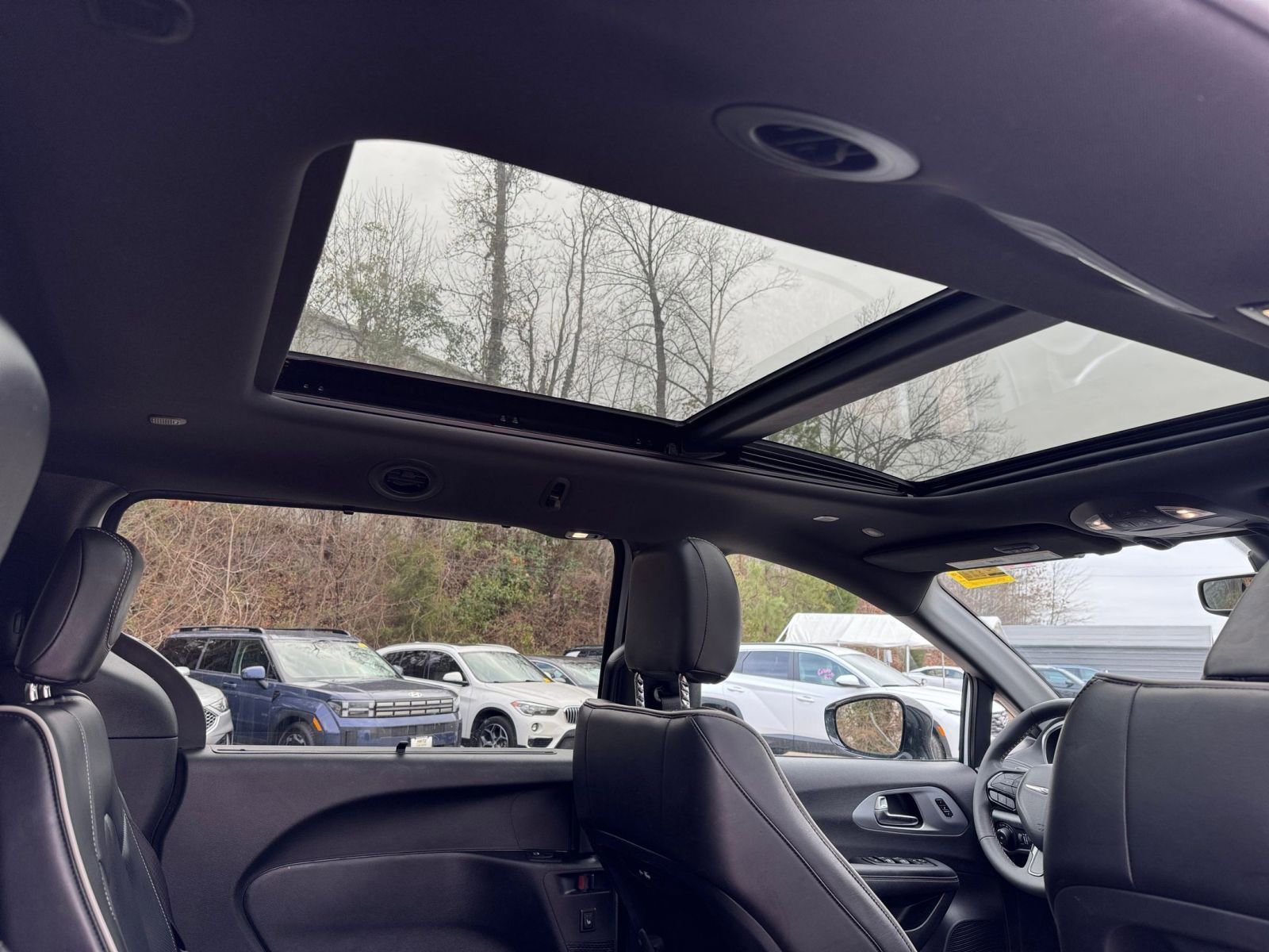 Thumbnail: 2025 Chrysler Pacifica - 25