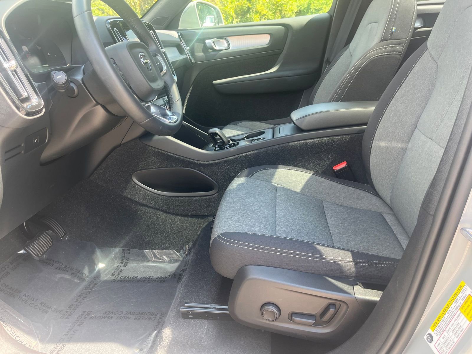 Thumbnail: 2024 Volvo XC40 - 22