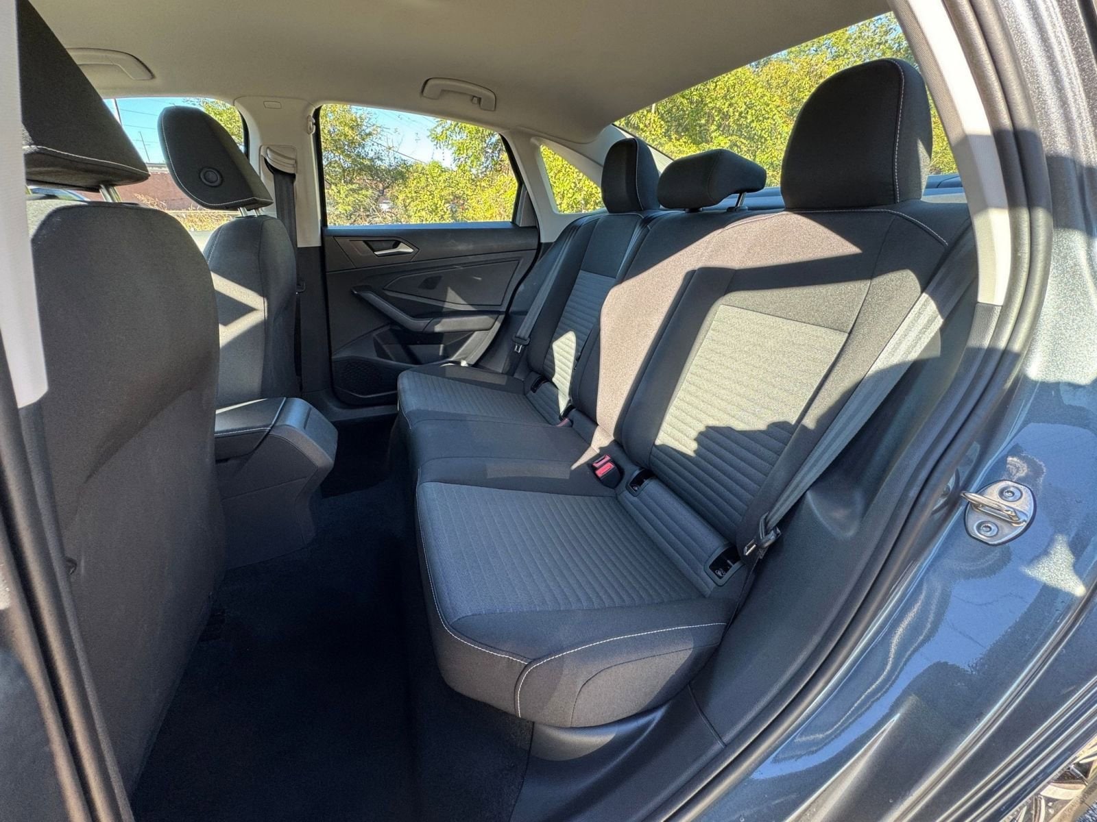 Thumbnail: 2025 Volkswagen Jetta - 32