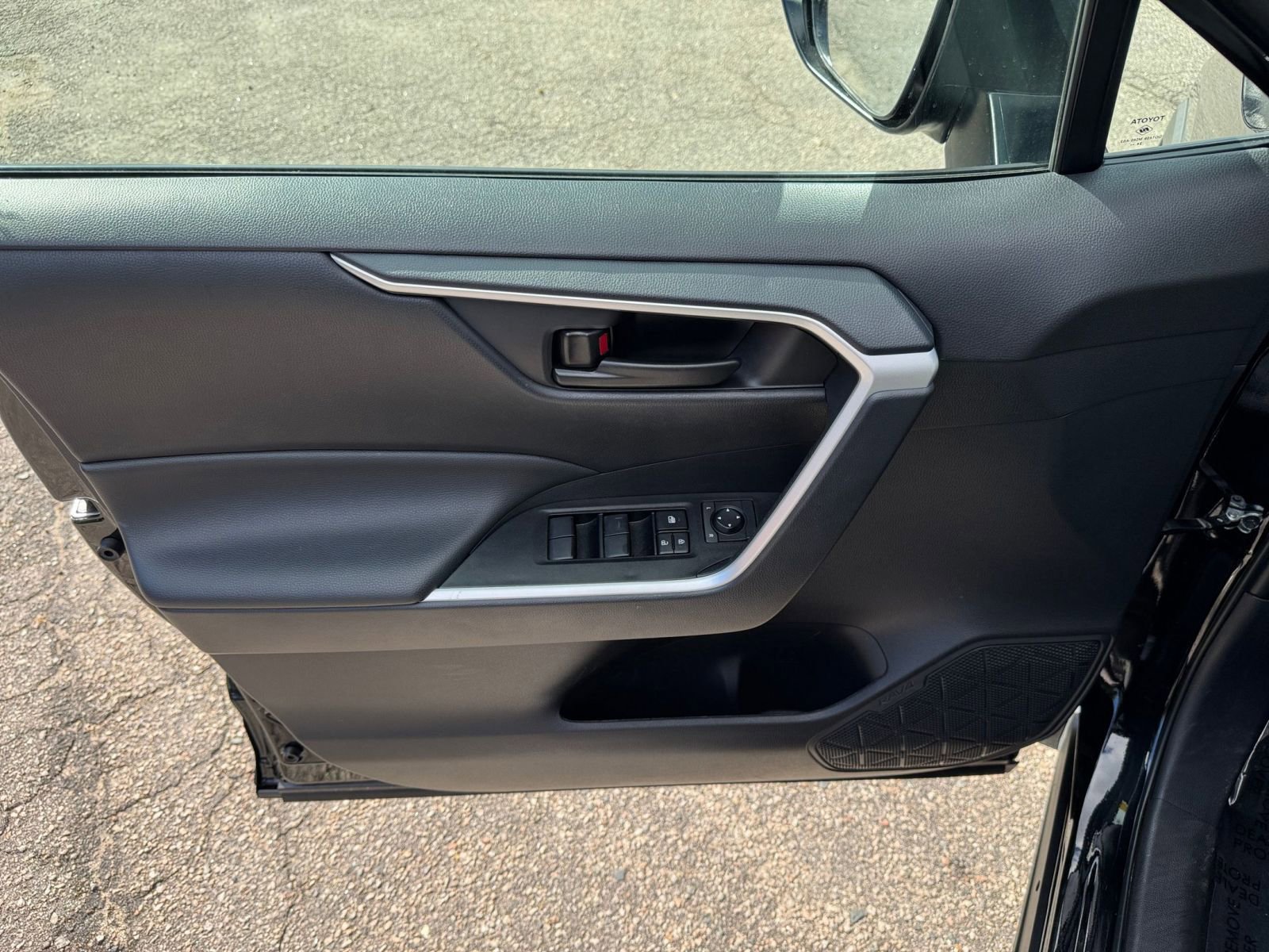 Thumbnail: 2025 Toyota RAV4 - 18