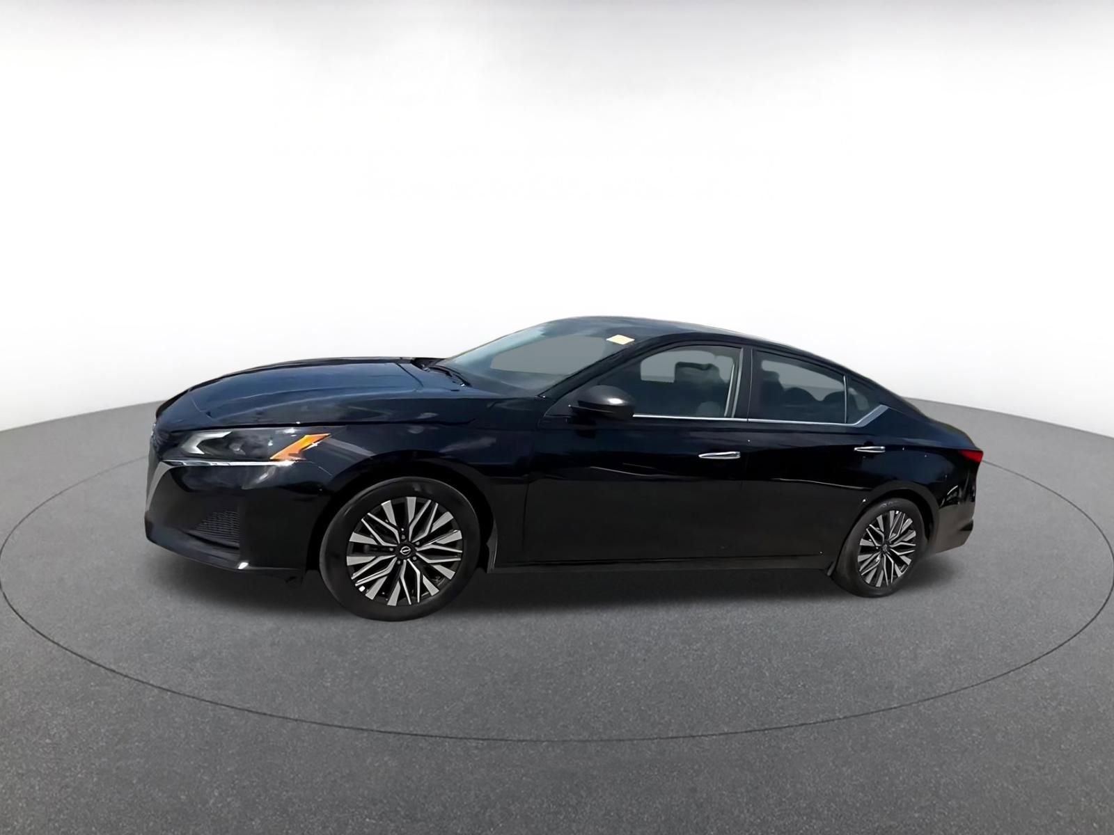 Thumbnail: 2025 Nissan Altima - 8