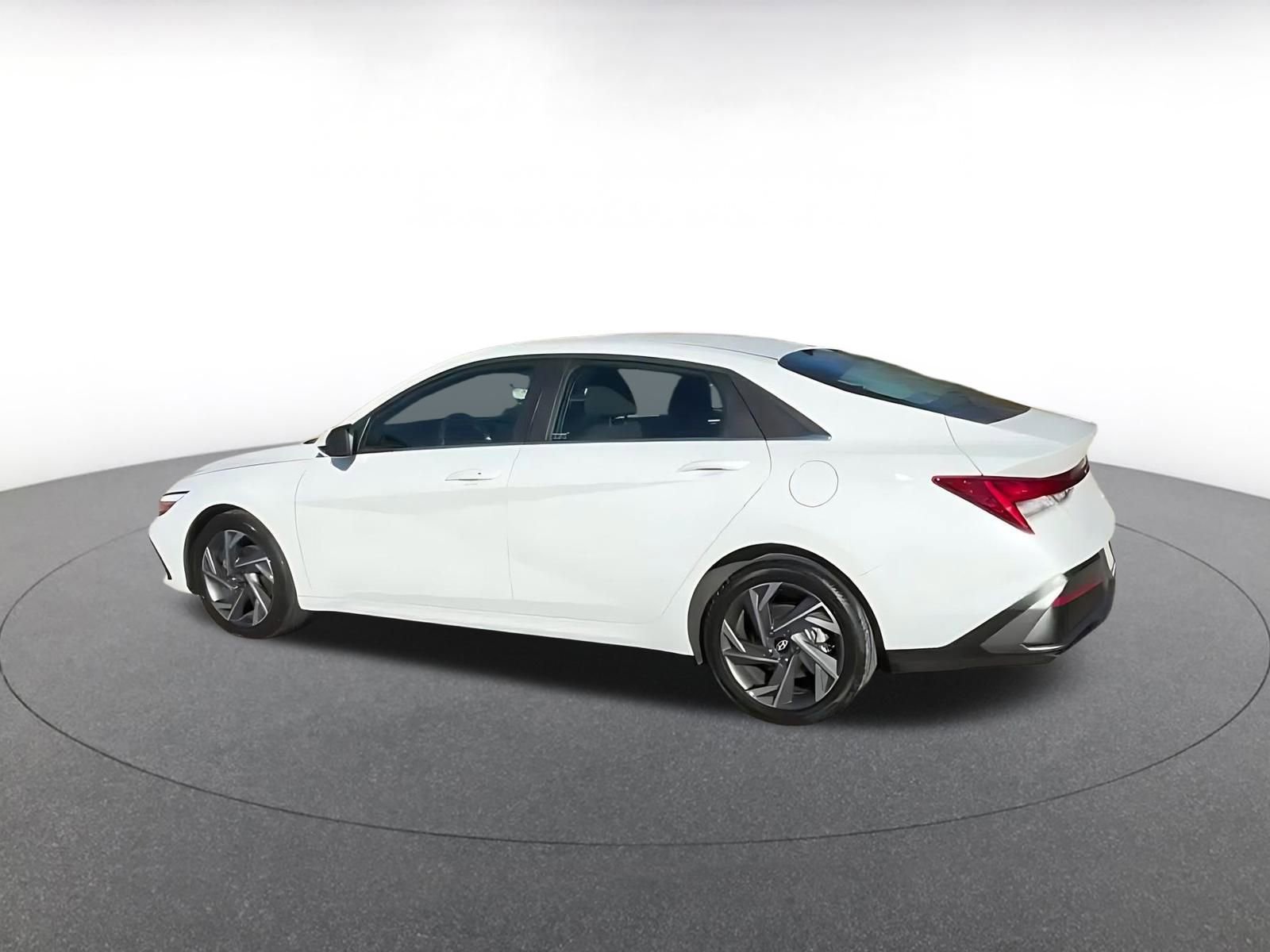 Thumbnail: 2025 Hyundai Elantra - 10