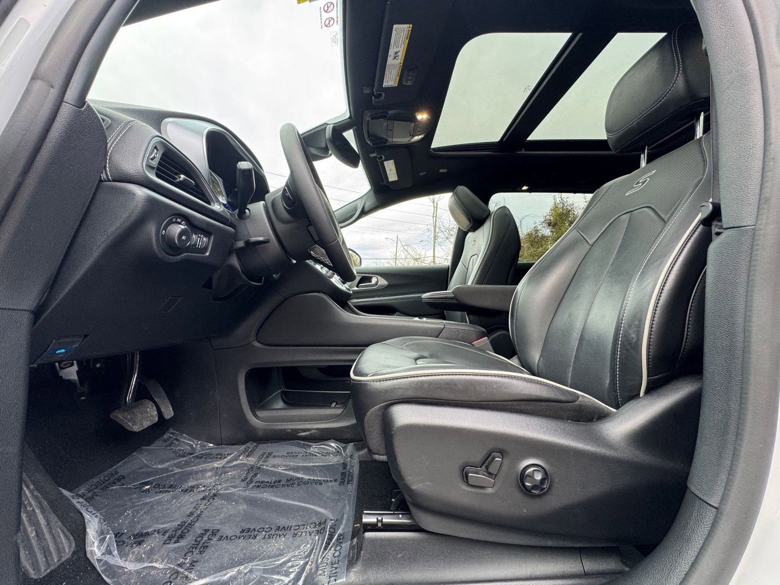 Thumbnail: 2025 Chrysler Pacifica - 24