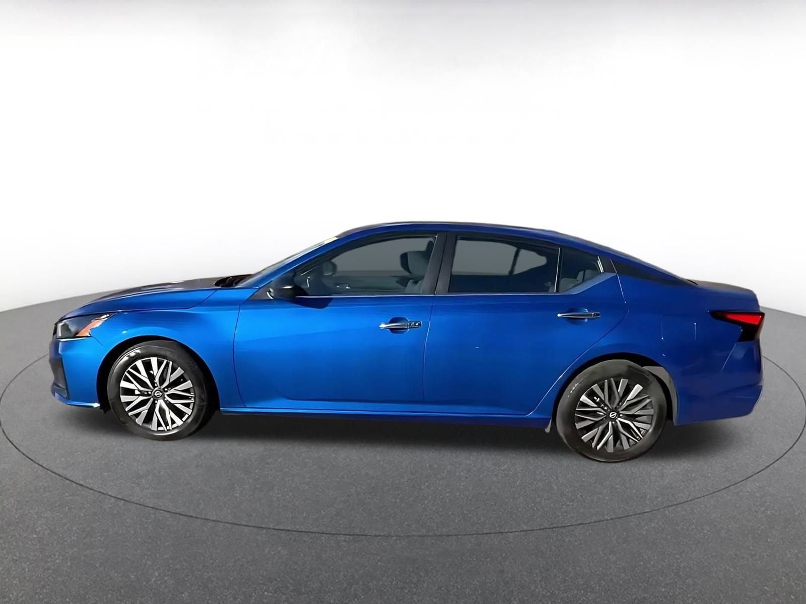 Thumbnail: 2025 Nissan Altima - 7