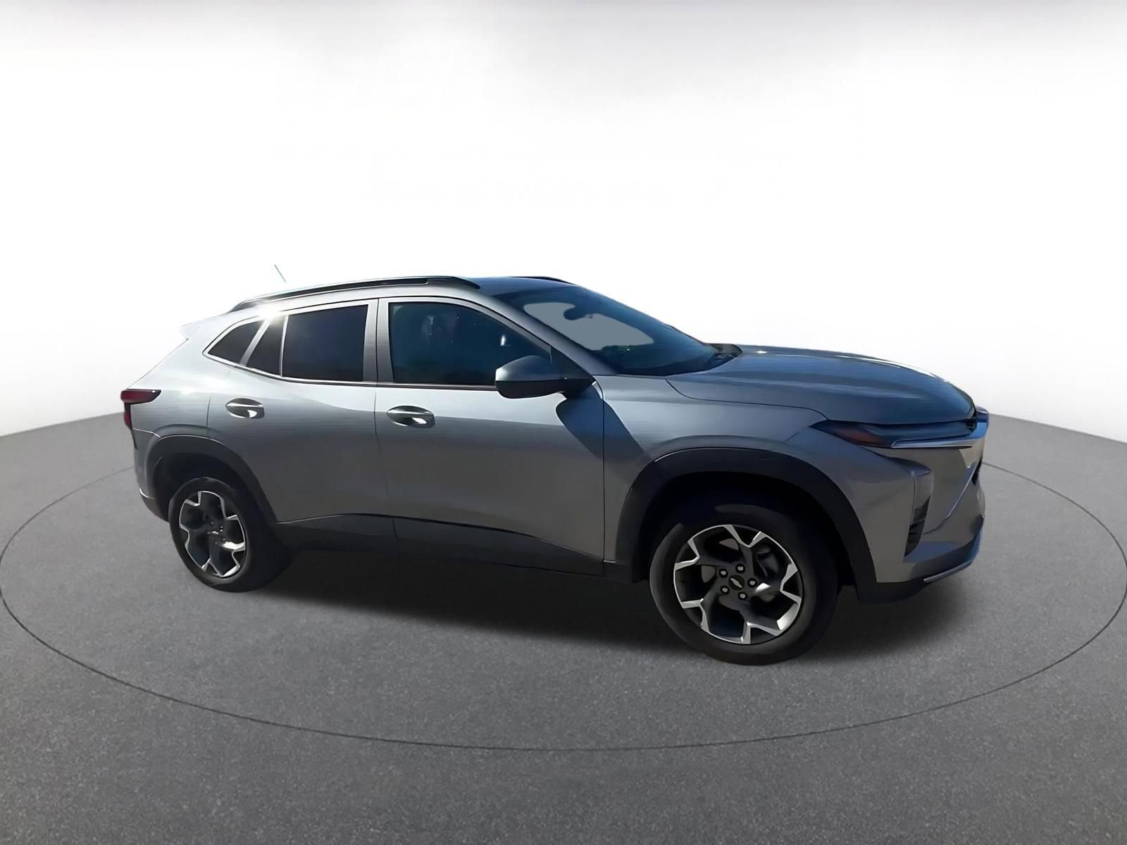 Thumbnail: 2025 Chevrolet Trax - 2