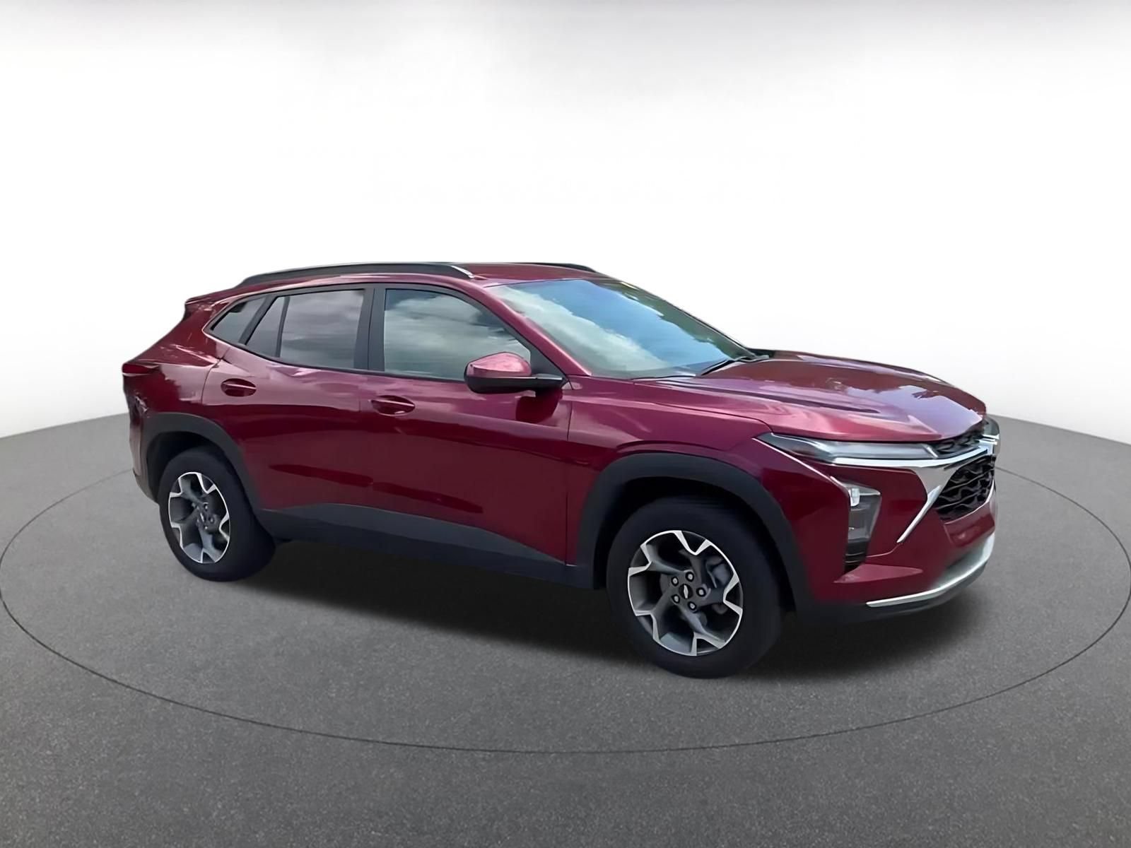 Thumbnail: 2025 Chevrolet Trax - 2