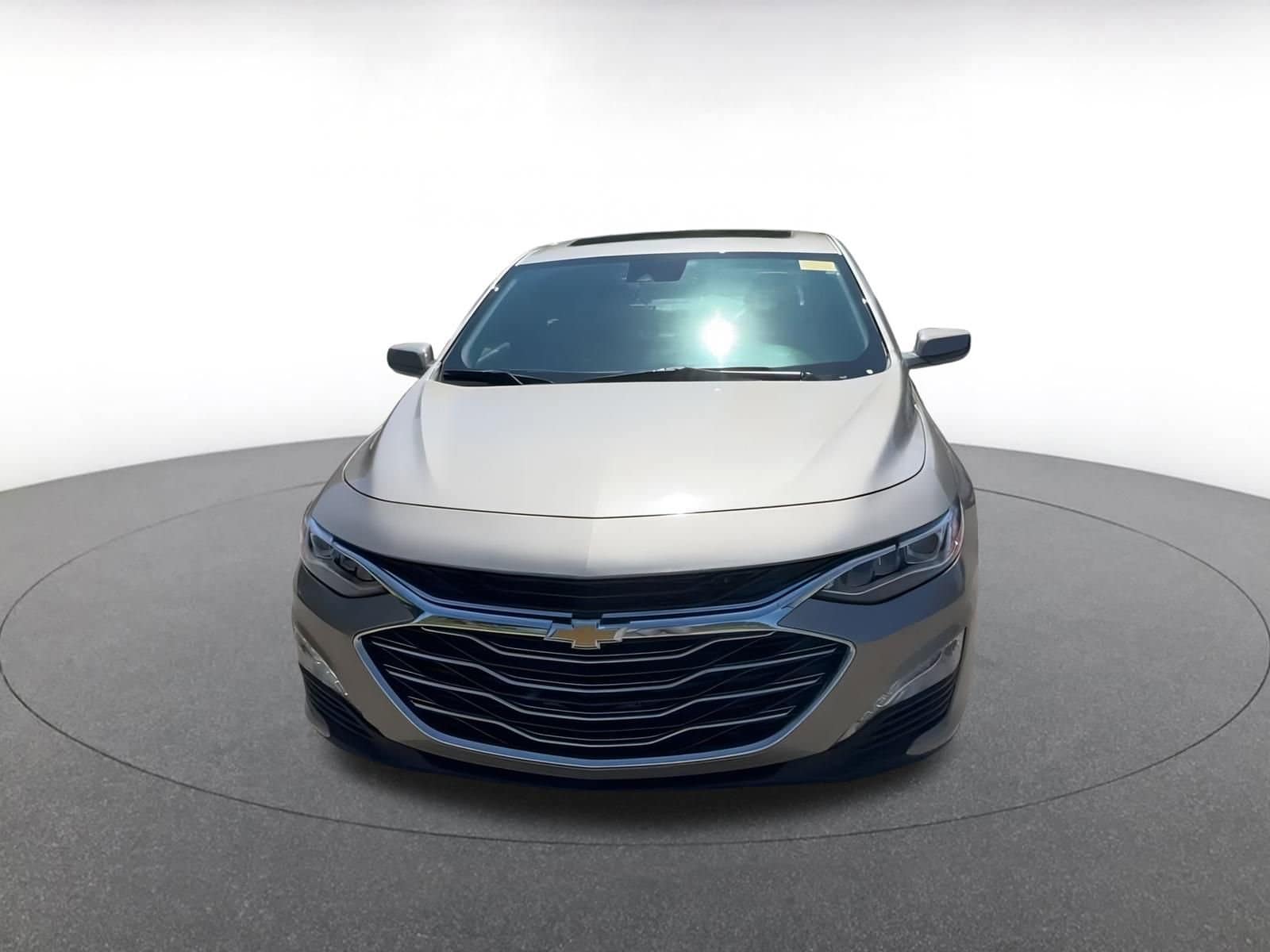 Thumbnail: 2024 Chevrolet Malibu - 4