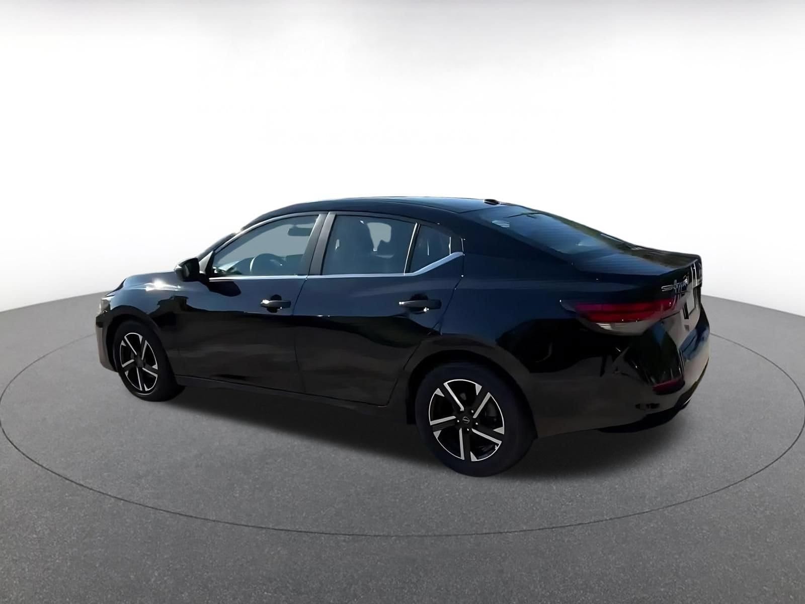Thumbnail: 2025 Nissan Sentra - 9
