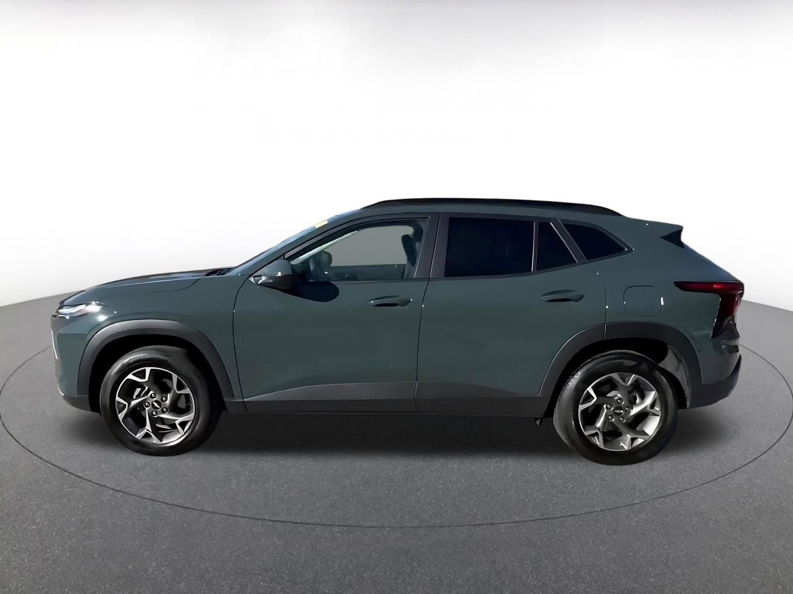 Thumbnail: 2025 Chevrolet Trax - 9