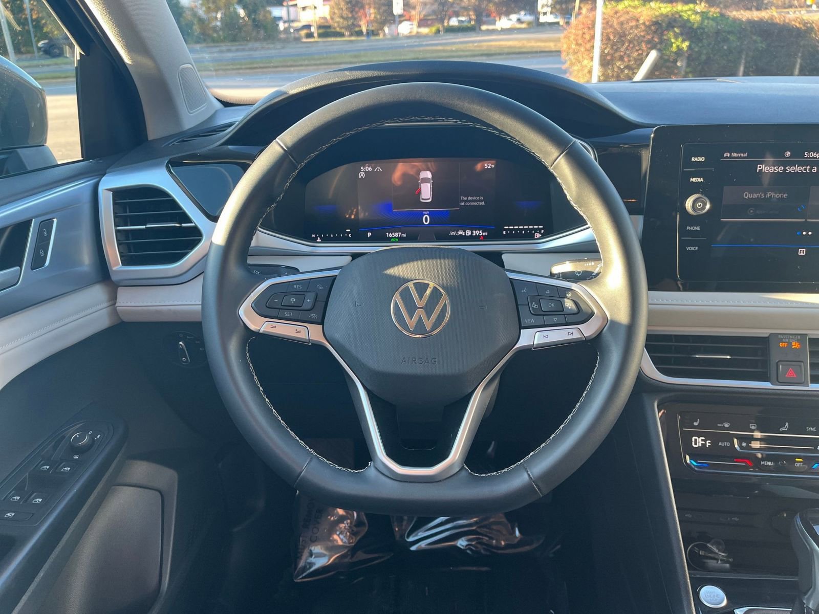 Thumbnail: 2025 Volkswagen Taos - 29