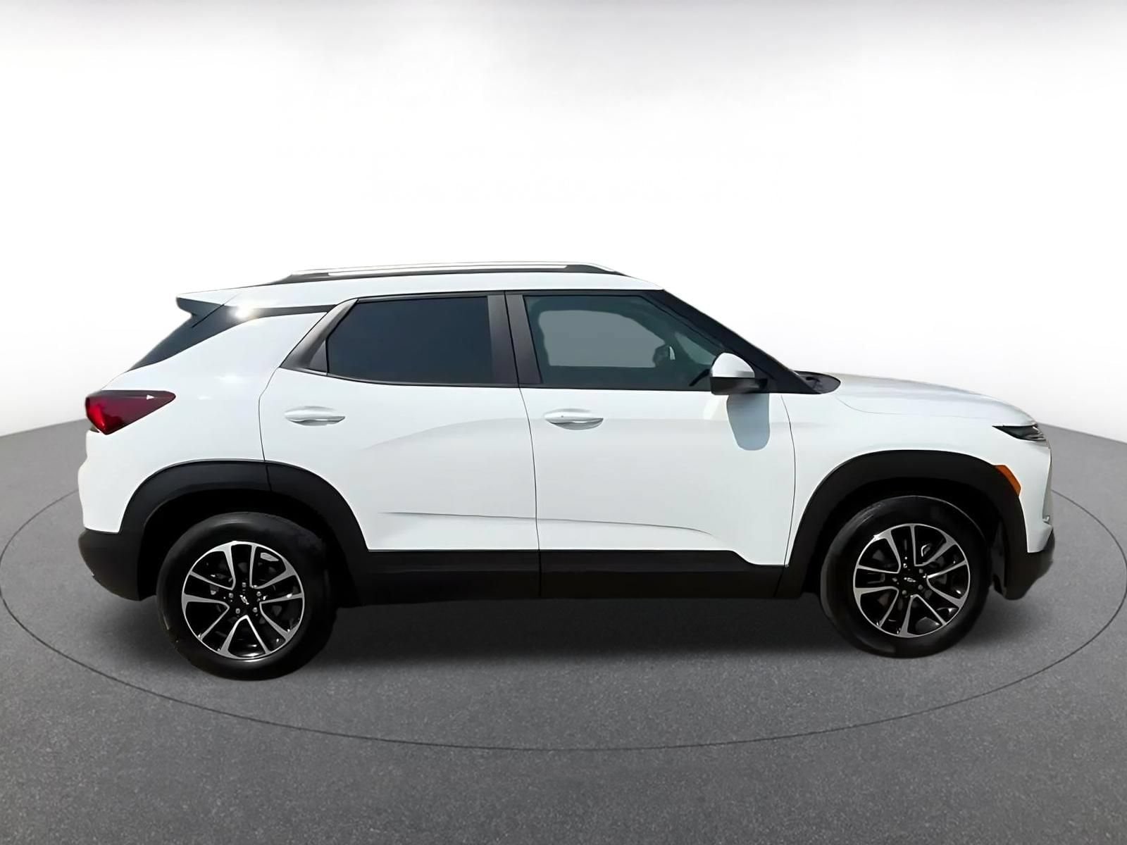 Thumbnail: 2025 Chevrolet TrailBlazer - 15