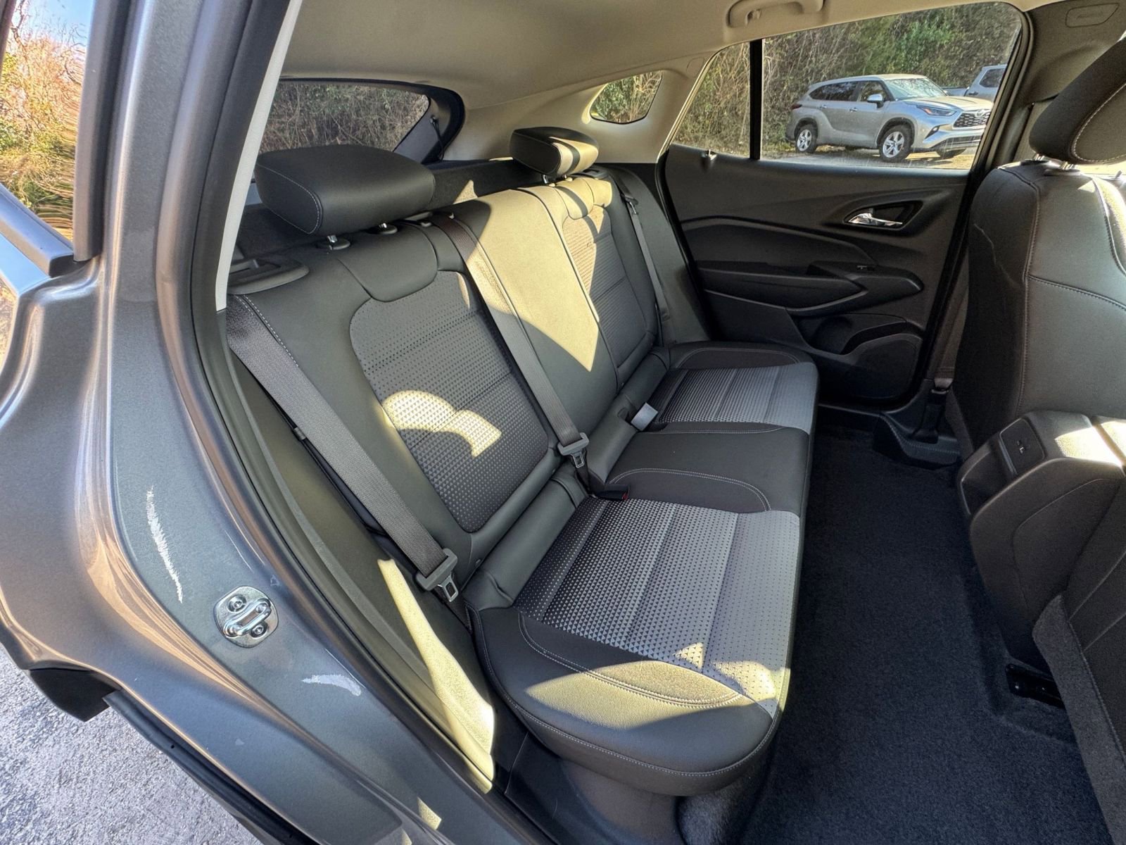 Thumbnail: 2025 Chevrolet Trax - 34